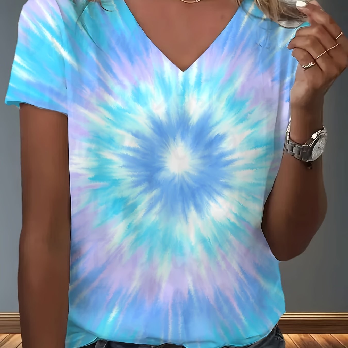 TEMU Women's Blue Pattern Printed Comfortable Fashion T-shirt | V-neck Short Sleeve Casual Top, Summer Style, Full Print, Machine Washable