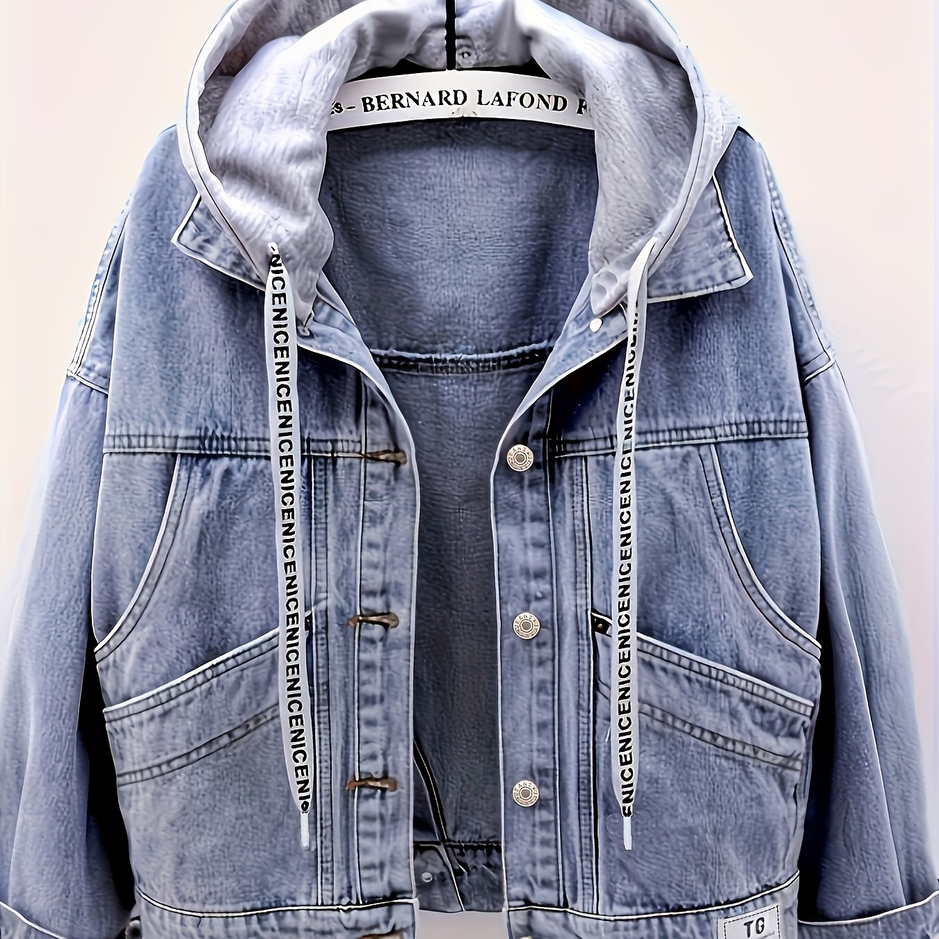 Image of And Autumn Korean Version Loose Hooded Denim Jacket Women's Casual Versatile Commuting Style Washed Denim Cardigan Jacket
