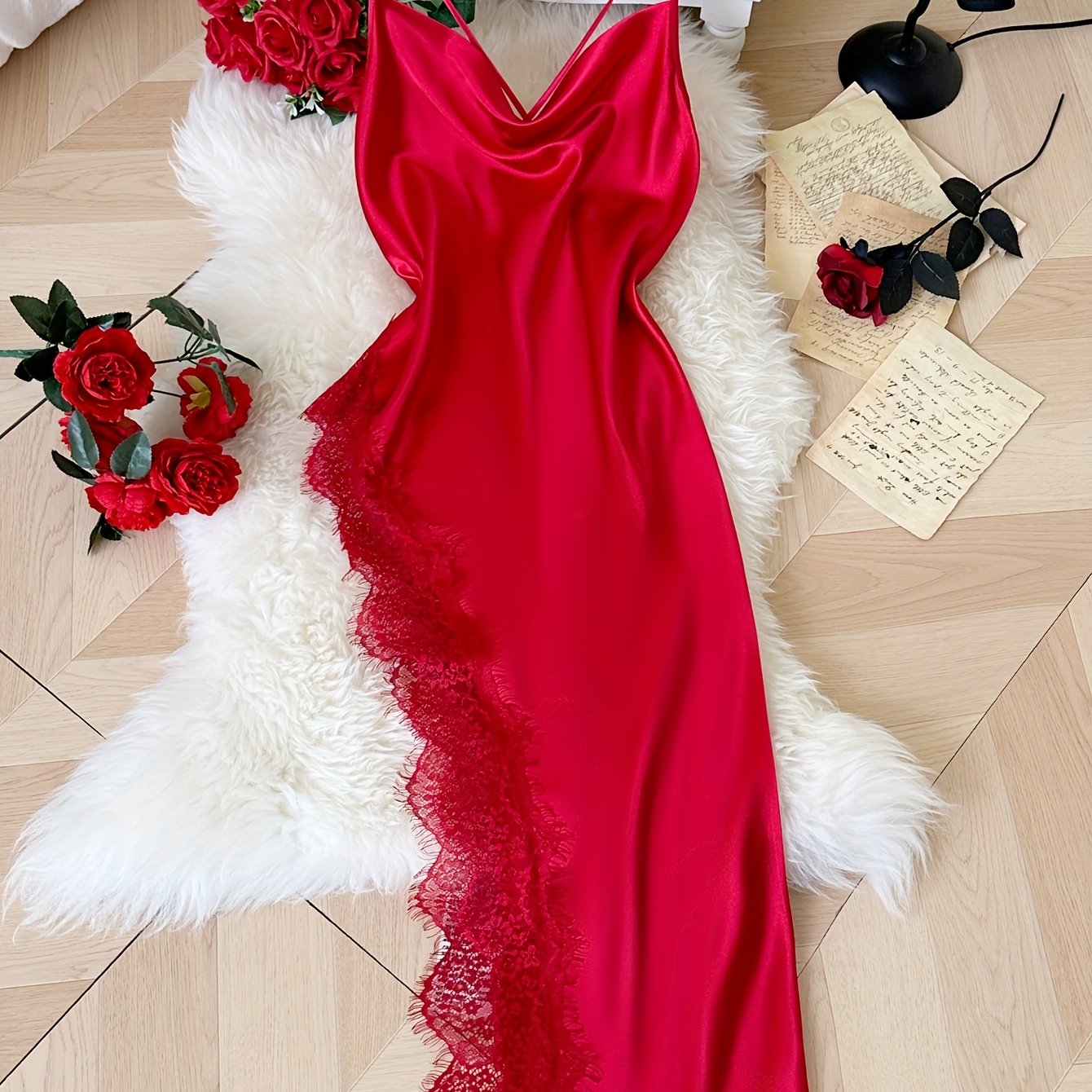 Robe de nuit élégante en dentelle rouge à col en V pour femme - Vêtement de nuit sexy à manches longues sans manches avec motif de croissant, parfait pour les moments décontractés ou intimes, robe de nuit