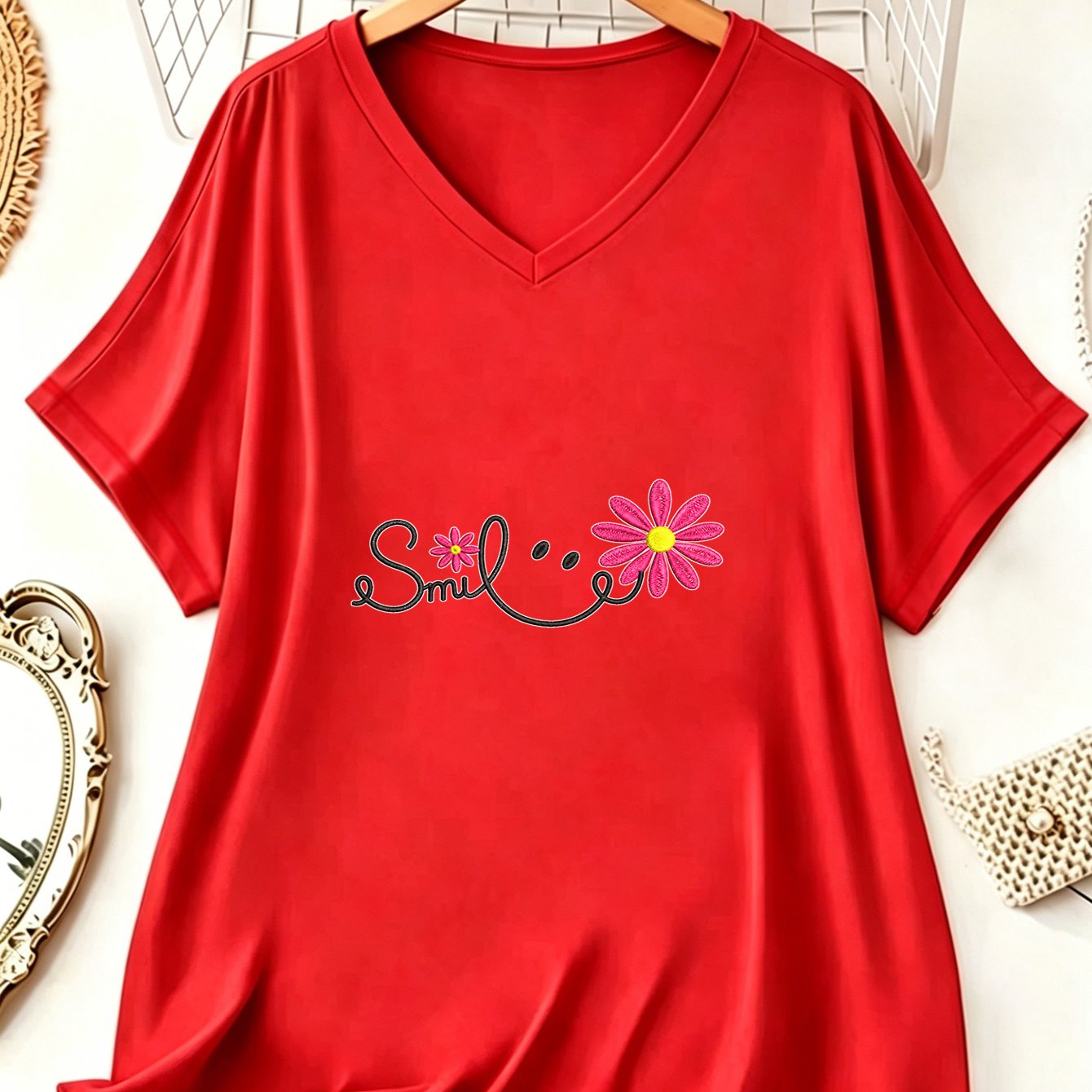 TEMU Plus Size, Plus Size Women's Batwing Sleeve V-neck Top, Smiling Flower Print Pattern, Batwing Sleeve Pullover, -neck Casual Fashion Top, Sizes