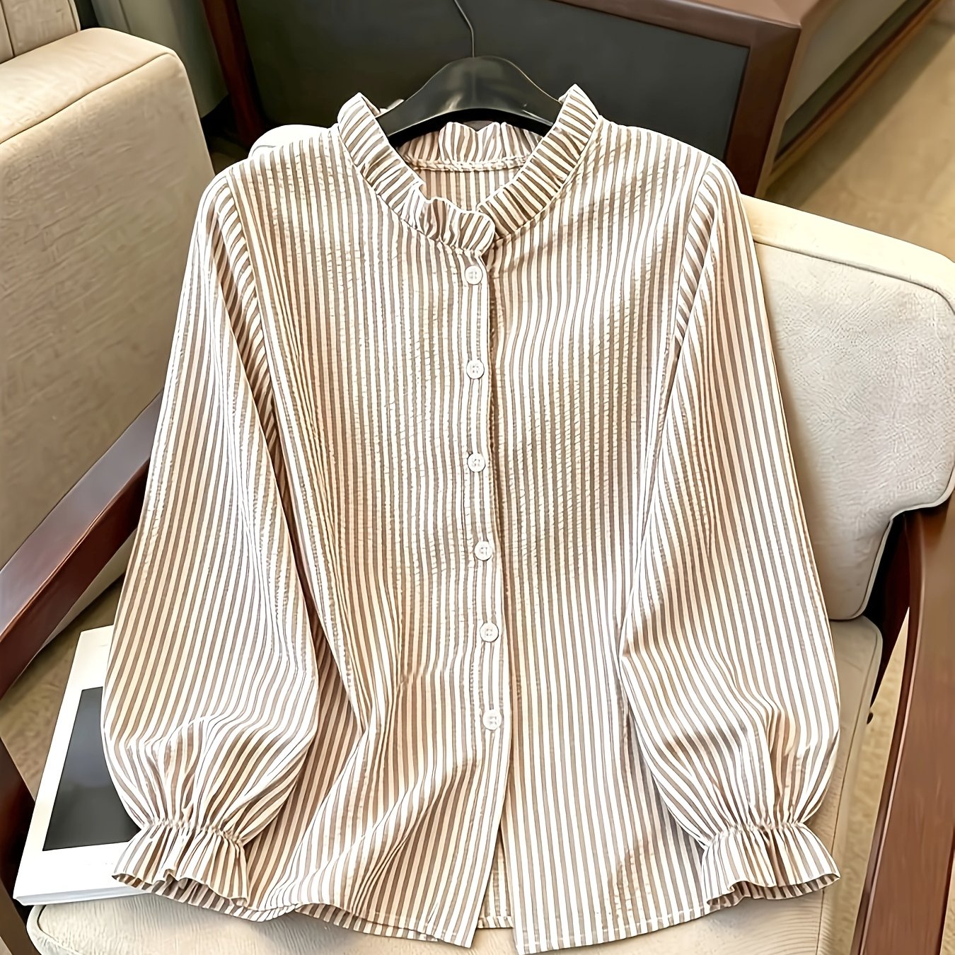 TEMU Camisa de mujer elegante a rayas con cuello de volantes, blusa fresca de larga, versátil para desplazamientos y citas con un de