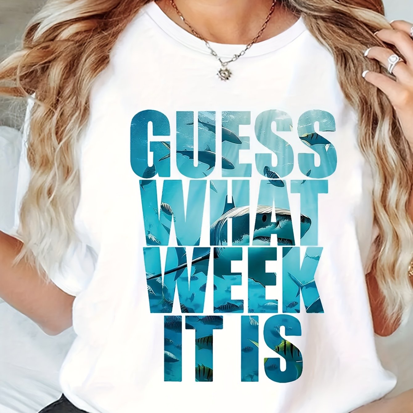 TEMU T-shirt décontracté à col rond pour femme avec impression de requin "GUESS WHAT WEEK", haut en tricot de polyester à manches courtes, légèrement