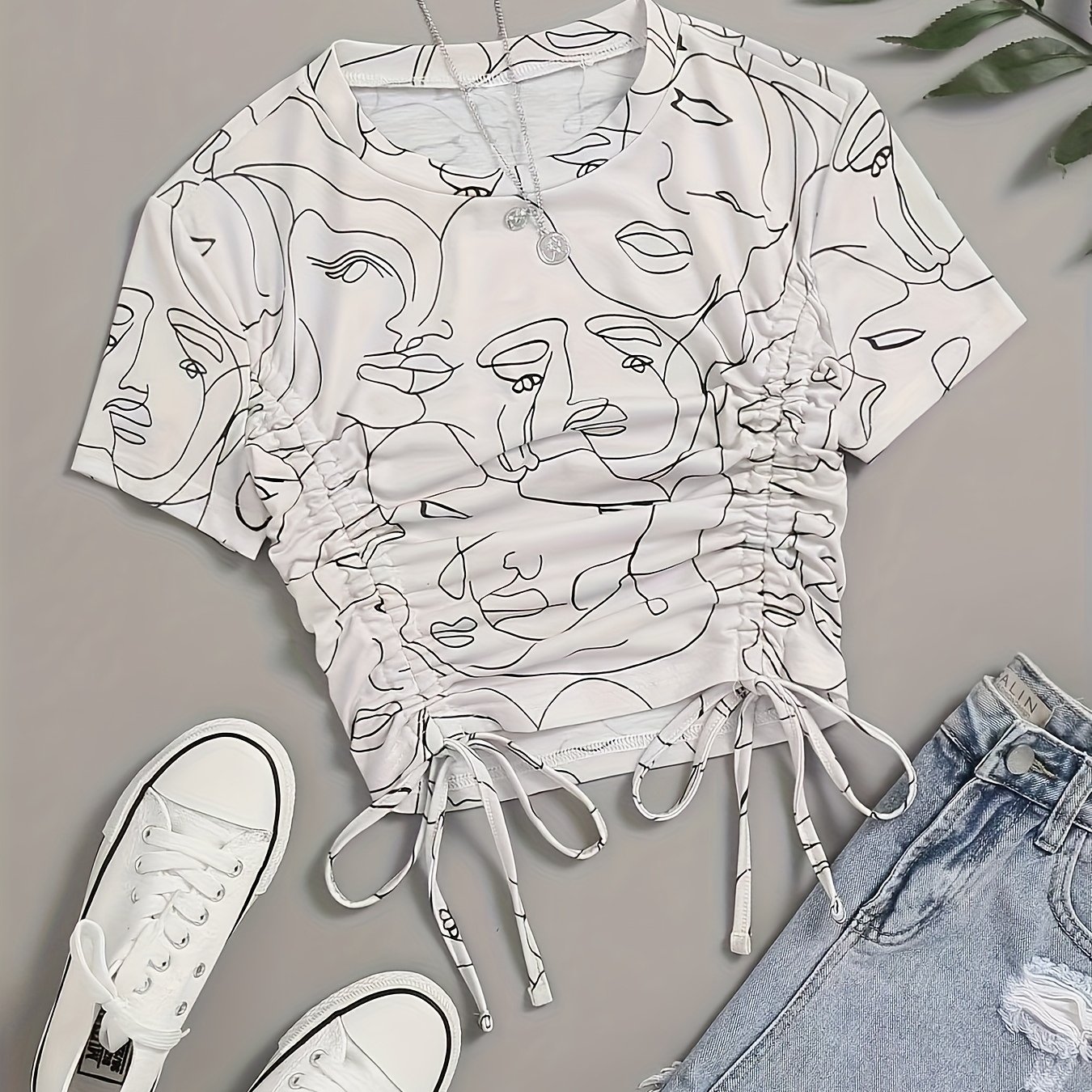 Fashionable And Elegant Printed Drawstring T-shirt