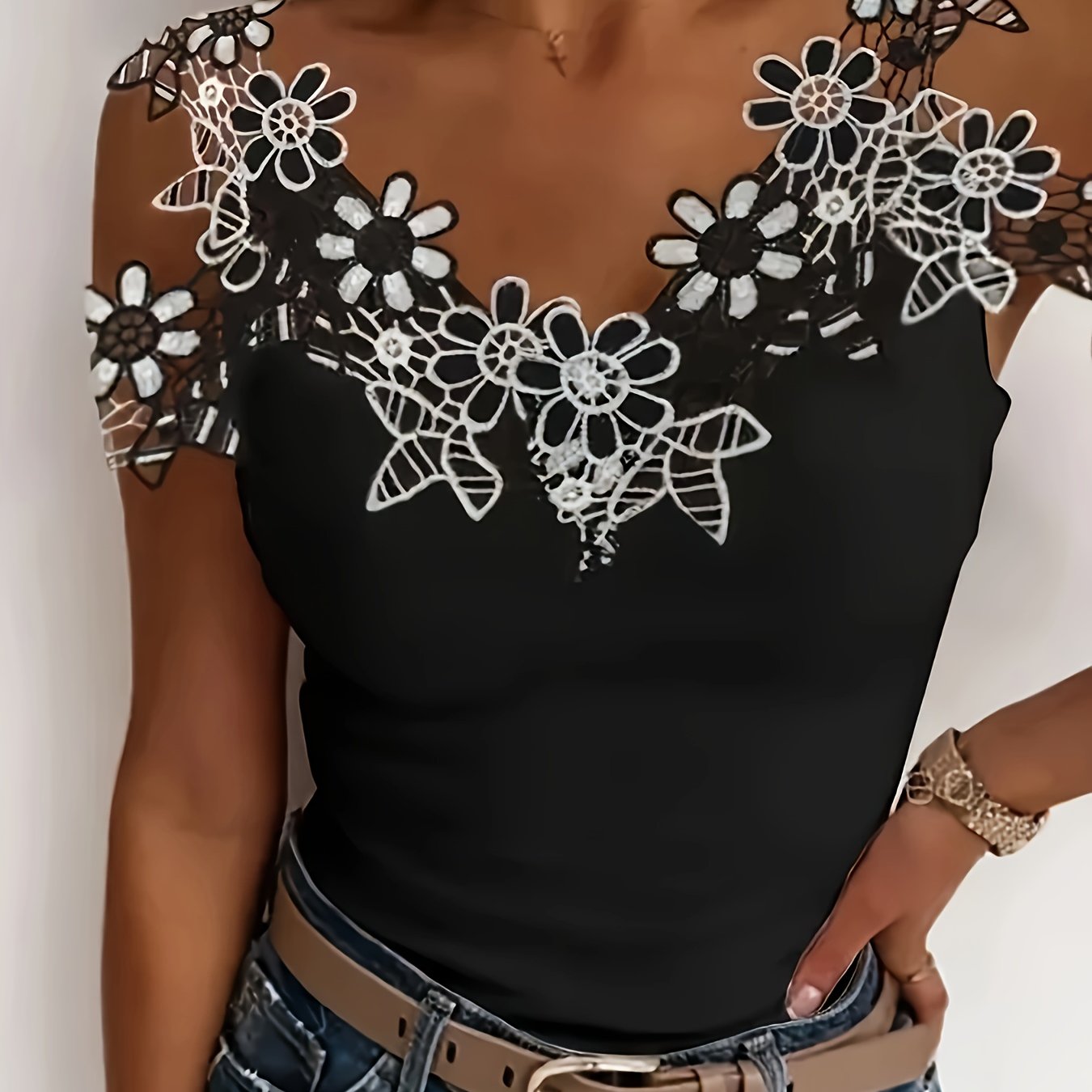 Fashionable Tank Top For Targeted Development