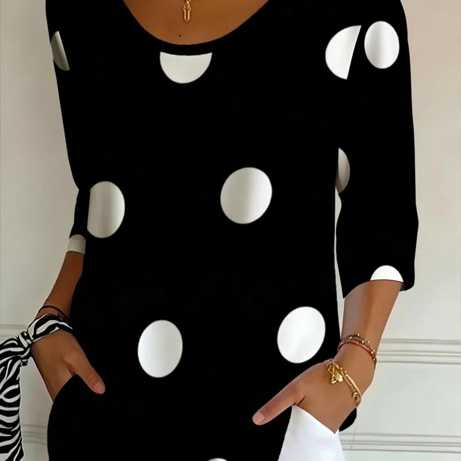 TEMU Women's Fashion T-shirt, V-neck 3/4 Sleeve, Mixed Colors, Multiple Specifications Available, Polka Dot Pattern, Suitable For Daily Wear, Stylish
