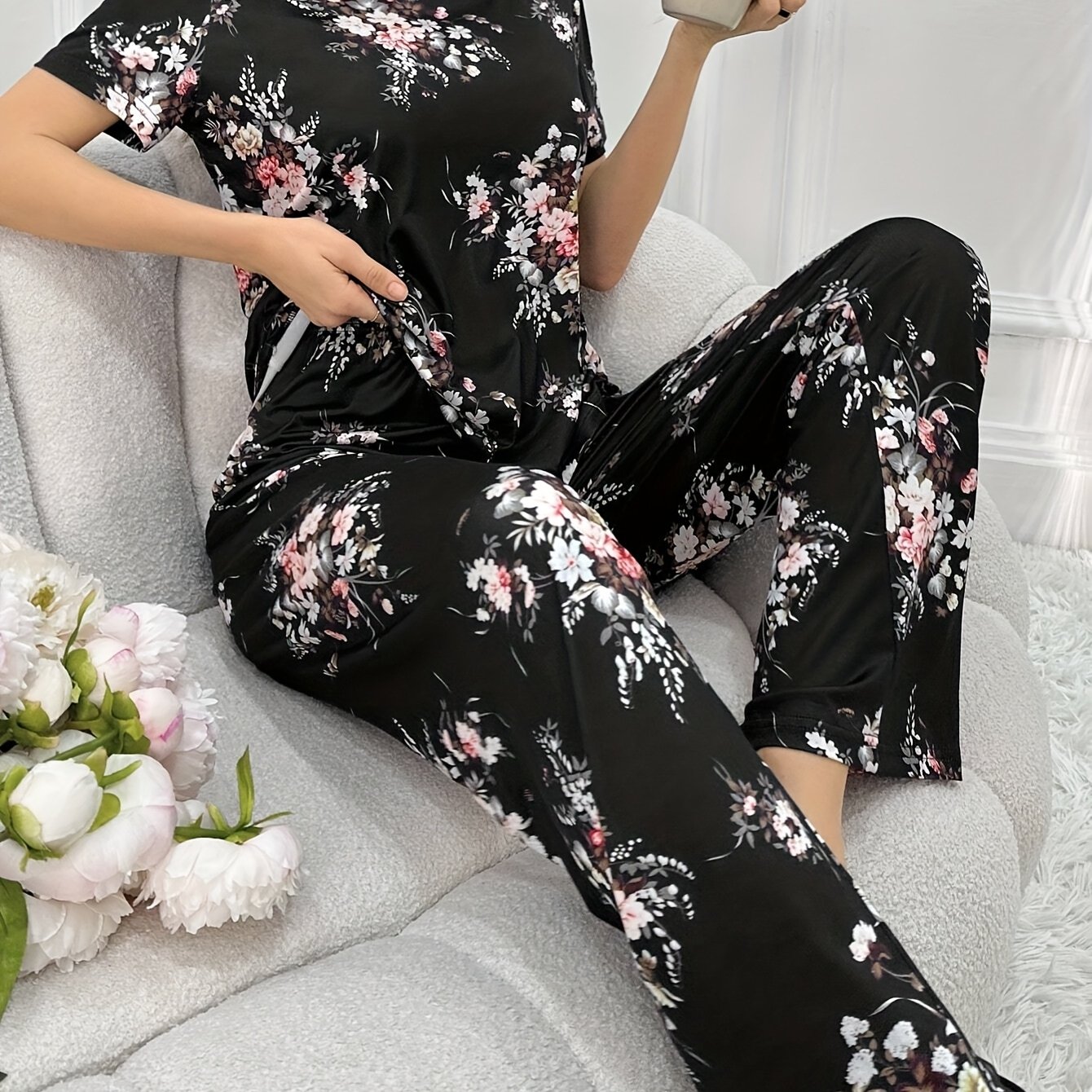 E-shop Modisches, elegantes 2-teiliges Damen-Pyjama-Set mit Blumenmuster, kurzärmeligem Oberteil und langen Hosen