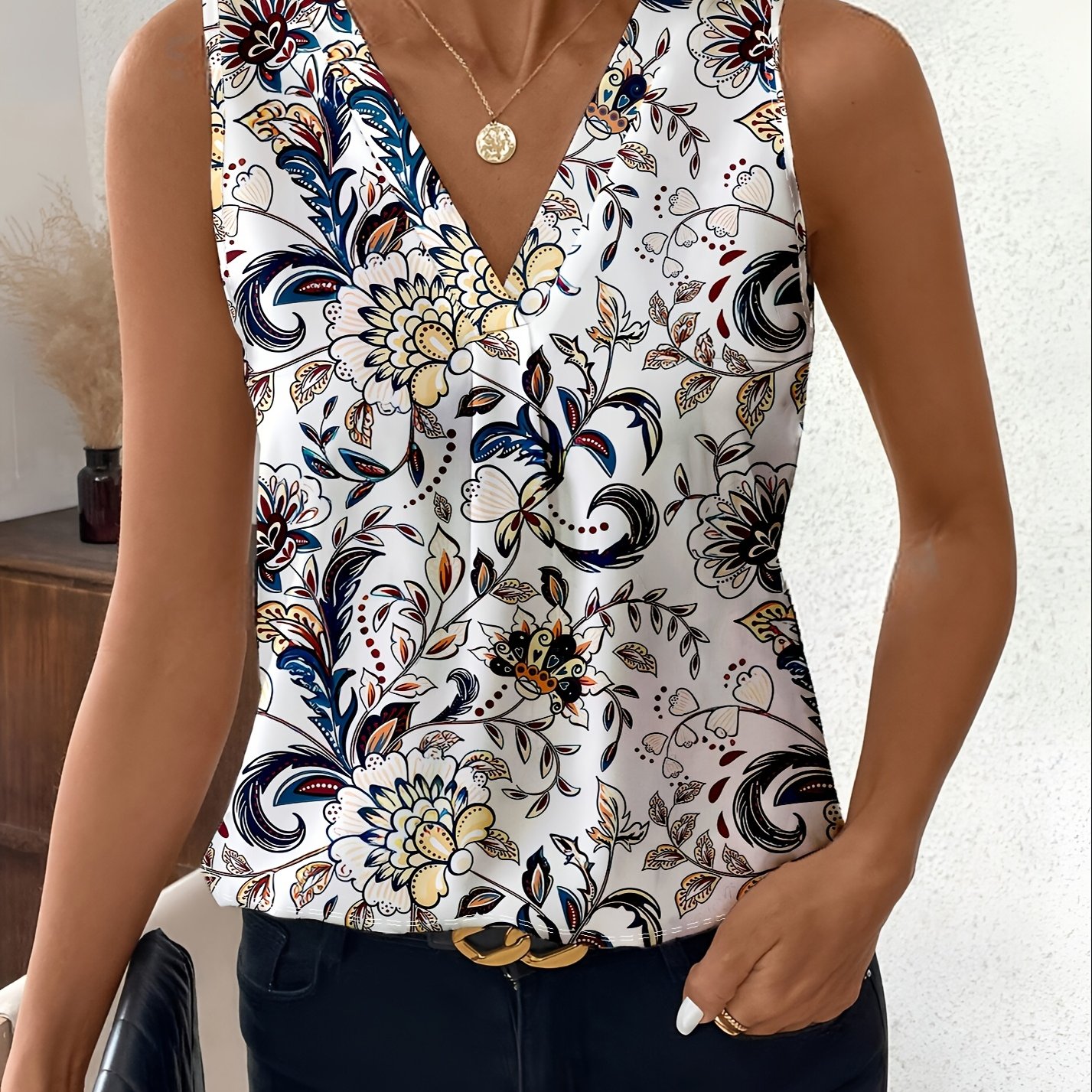 E-shop Plus Size - Plus Size - Weißer Hintergrund mit buntem Blumenmuster, elegante Plus Size Sommer Damenweste, geometrischer Digitaldruck elastisches
