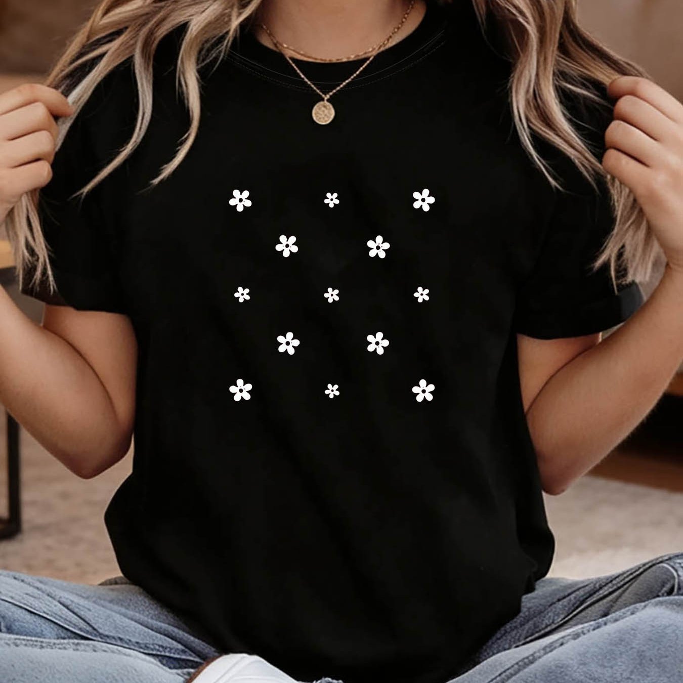 Image of Plus Size - Women's Pure Short-sleeved T-shirt, Scattered White Small Flowers Graphic Print T-shirt, Short Sleeve Crew Neck Casual Top For Summer And Spring, Women's Clothing, Pure T-shirt