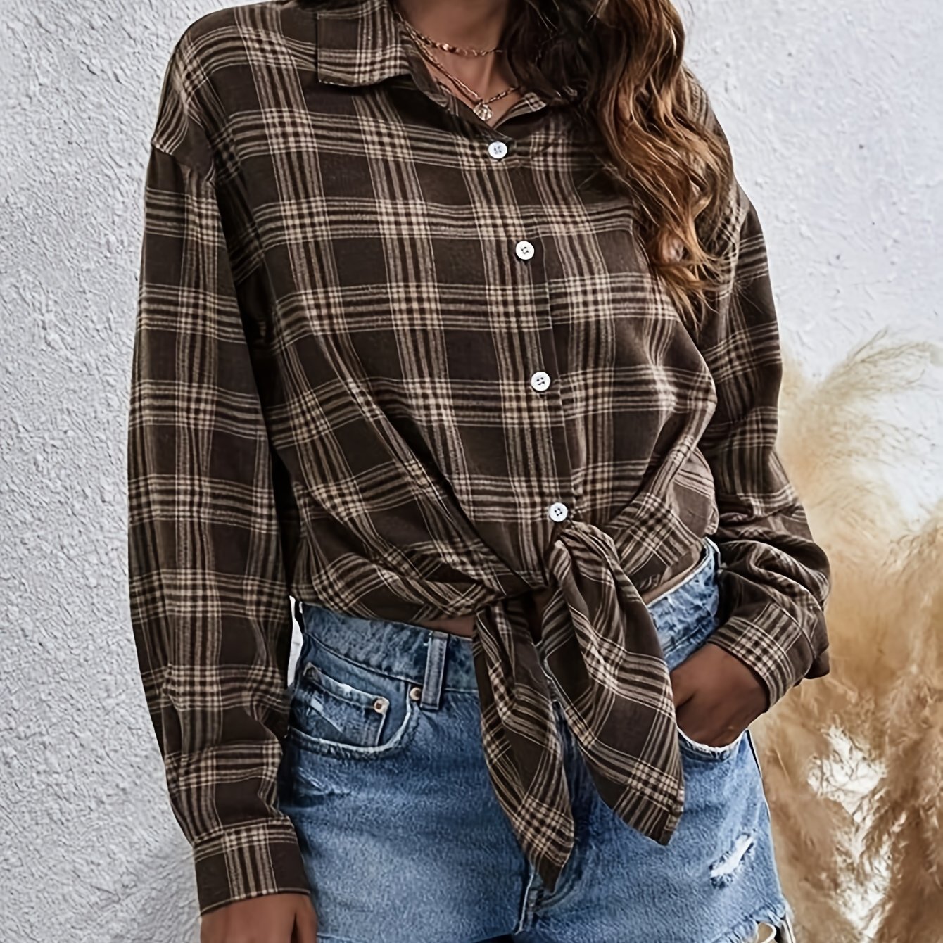 E-shop Damen Button- Shirt 2024 Herbst Dünnes Samt Karo Shirt Oversized Shirt Top | Lässiger Square Neck, Langarm, Dipped Hem, Single Breasted