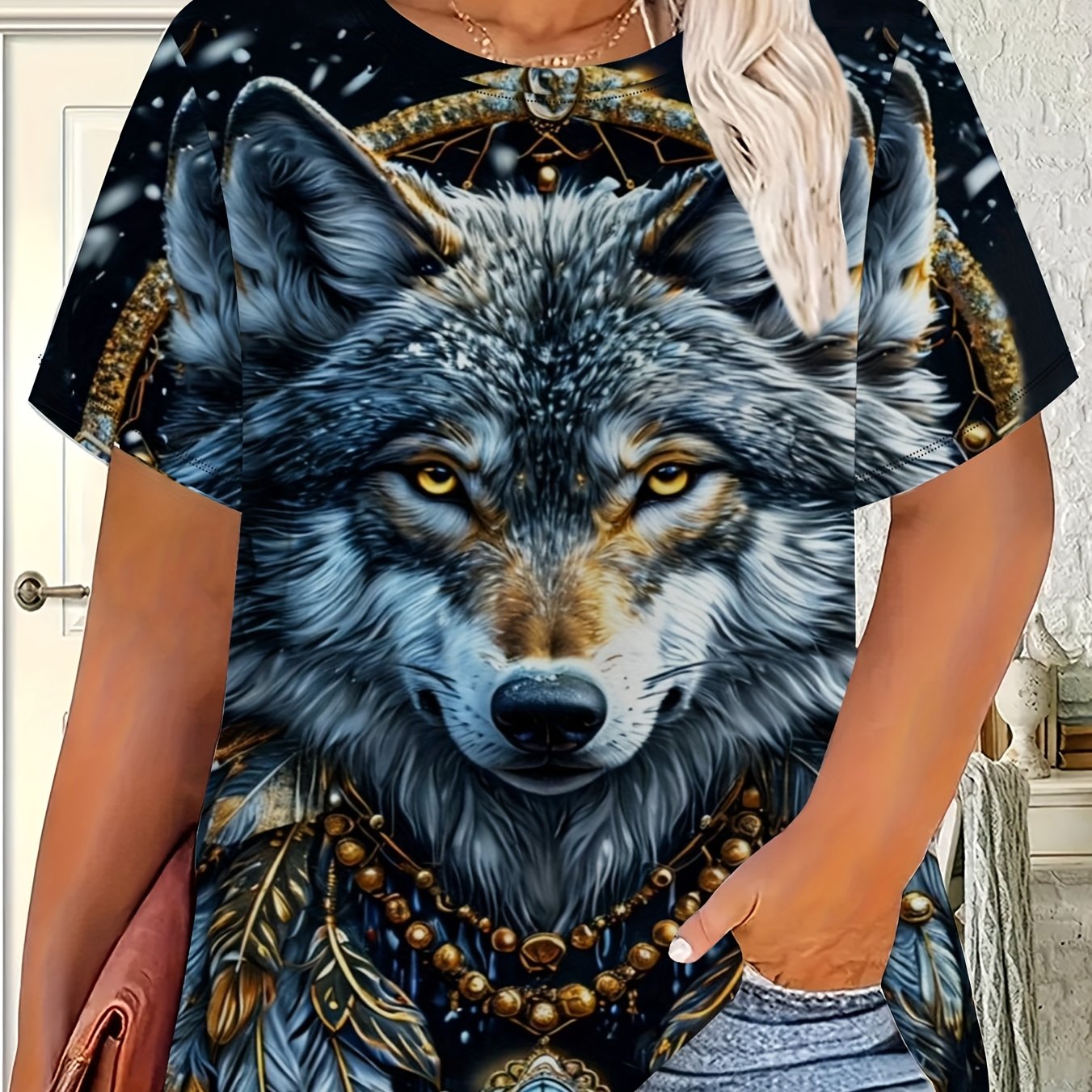 TEMU Plus Size Women's Round Neck T-shirt, Featuring A Of A Wolf's Face. Is Predominantly Blue And Gray, With Yellow Eyes, Making It . The Design