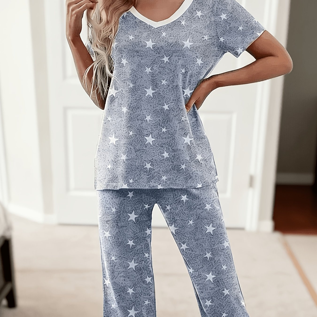 Two-piece Set Of V-neck Star Printed Pajamas, Made Of Soft And Comfortable Fabric, Featuring A Color- Design, Presenting An Style. This Women's Sleepwear And Home Outfit Set Is Fashionable And Trendy
