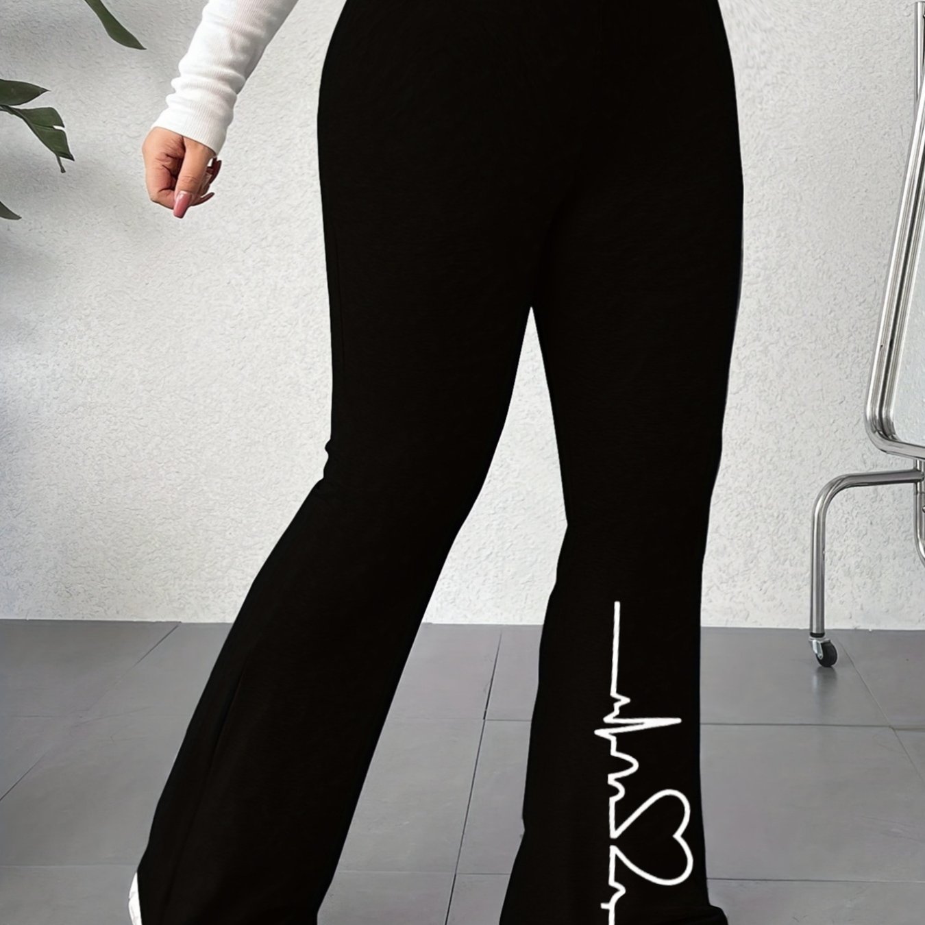 TEMU Plus Size Neue Damen High-Waist Micro-Flared Yoga Hose für Oberbekleidung, Herzschlag , Schwarzer Elastischer Stoff, Maschinenwaschbar,