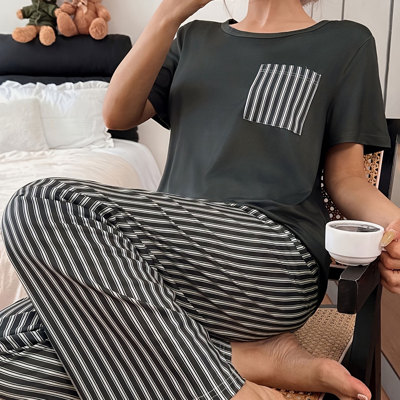 TEMU Conjunto de Pijama para Mujer con Pantalones a Rayas Grises, Top de Color Sólido, Cortas con Bolsillos y Pantalones Largos