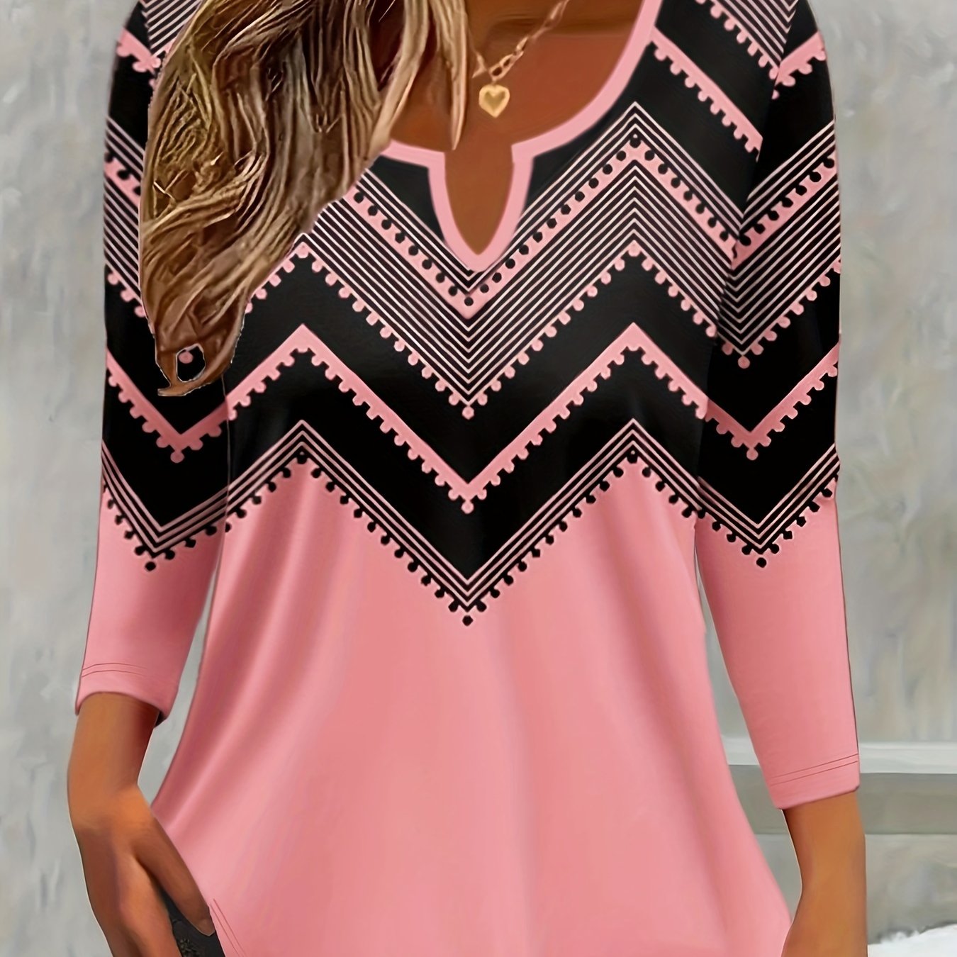 Plus Size, Women's Plus Size Wavy Print Notch Neck Long Sleeve T-shirt