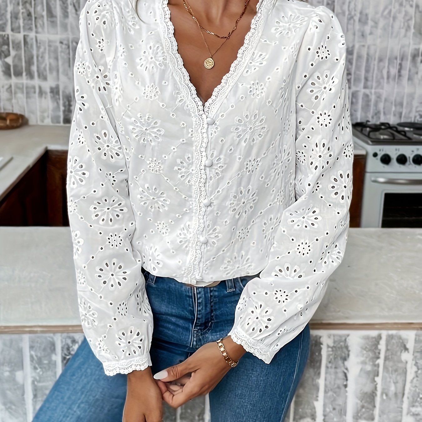 E-shop Französisches Button-Down-Hemd mit Stickerei, geeignet für Pendeln, minimalistischer Stil, Bürokleidung, "Old Money"-Ästhetik, einfaches Design,
