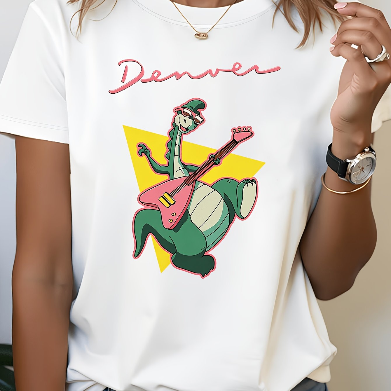 TEMU T-shirt pour femme Vintage Dinosaure Guitare - Motif et cursif, convient pour tenues décontractées, musicales, haut tendance à manches courtes