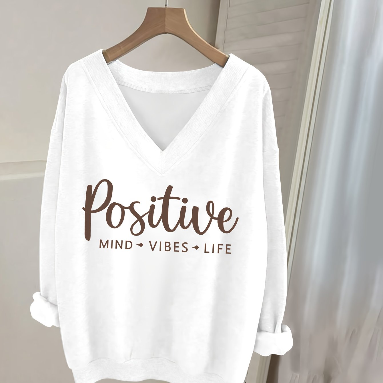 Image of 0829, Women's Casual V-neck Long Sleeve Sweatshirt With Letter Print, Long Sleeve T-shirt, Long Sleeve Top, Fashion Top