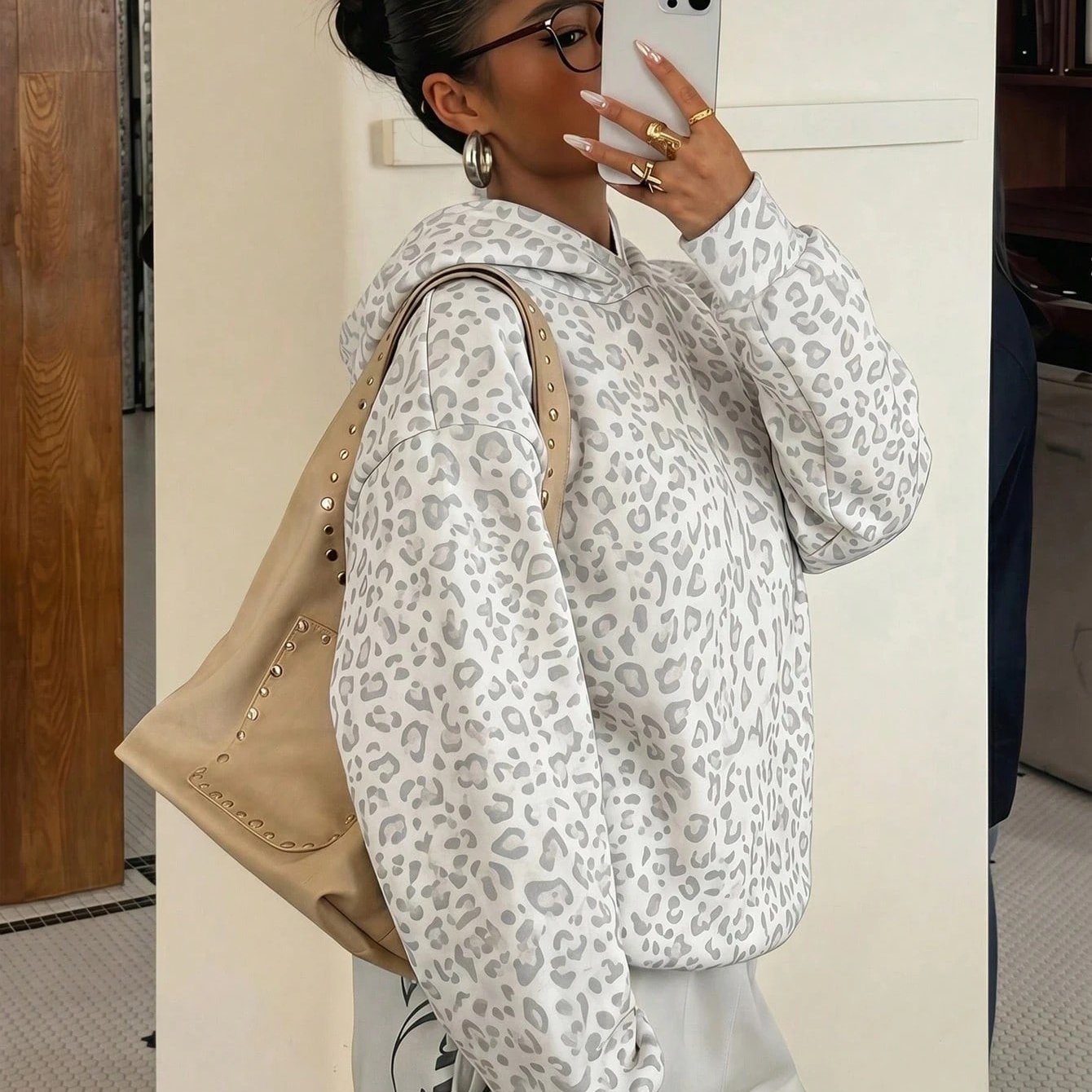 Women's Drop-shoulder Loose Fit Hooded Sweatshirt, Korean-style Versatile Pullover Top