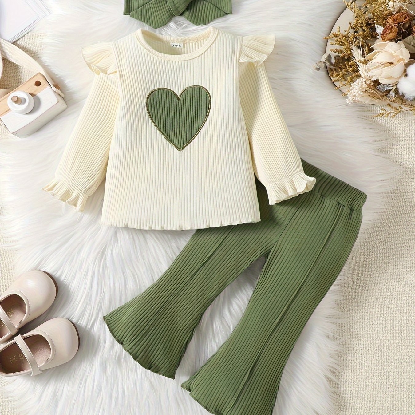 Image of 3pcs Set, Summer 3-24 Months Baby Girl Fashion Heart Print Solid Color Ribbed Knit Long Pants + Headband Set - Slightly Elastic Machine Washable Fabric, Baby Girl Daily Casual Set, For Outdoor