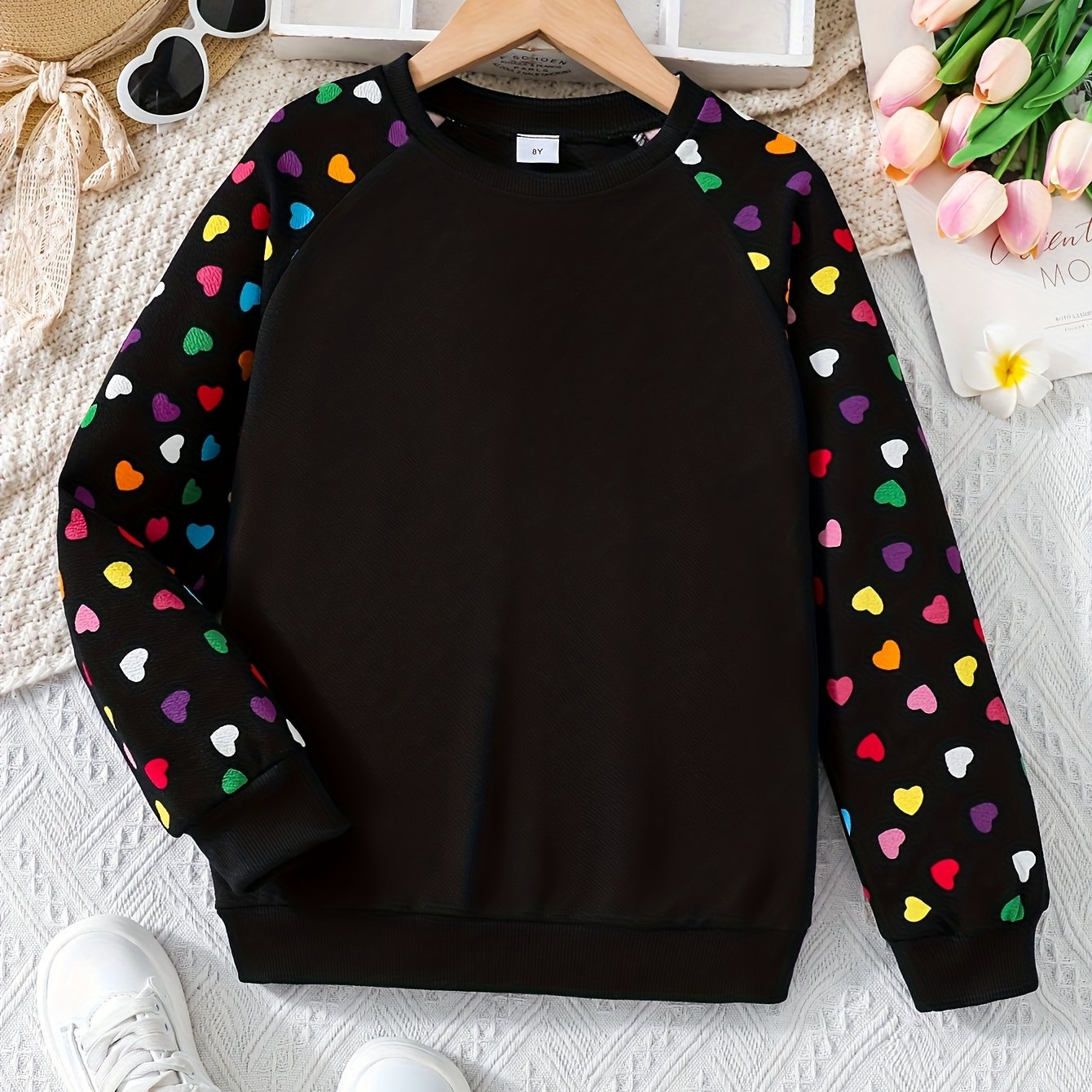 Image of Girls' Autumn Fashion Round Neck Sweatshirt And Sleeve Cute Multicolor Heart Print Style Suitable For Outdoor Scenes