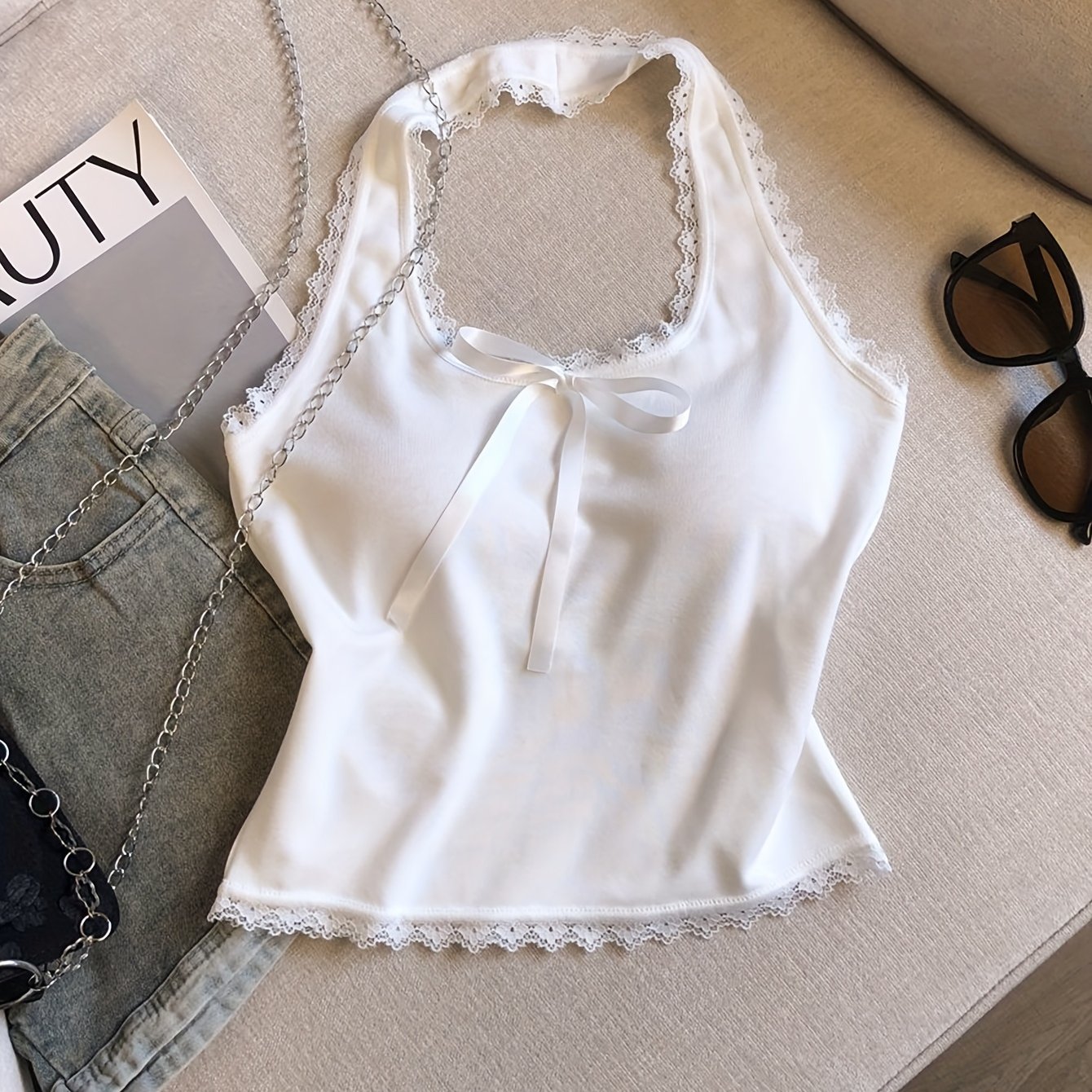 E-shop Sexy Damen-Halterneck-Camisole mit Spitzenbesatz und eingebauten Brustpolstern - Schmal geschnittenes, kurzärmliges Oberteil für Frühling Sommer