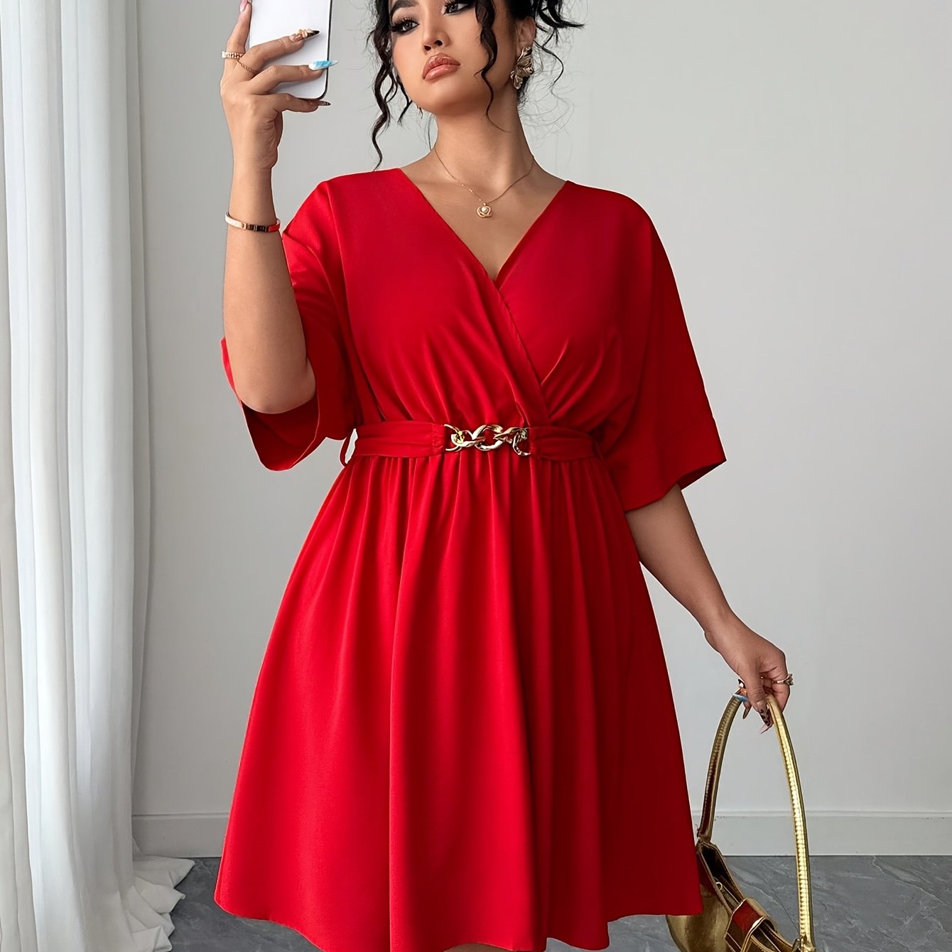 E-shop Elegante Party-Damenbekleidung in großen Größen - Taillenformendes Damenkleid mit kurzen Ärmeln, Kurzarm-Rock mit Metallic-Verzierungen für