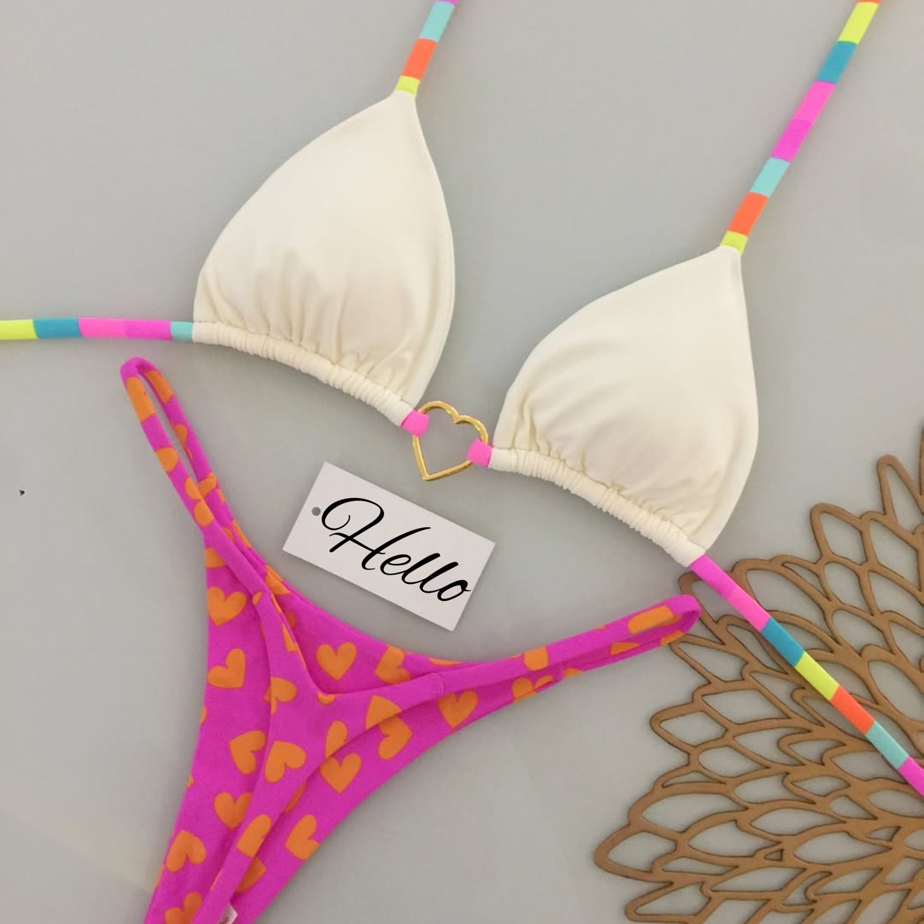 TEMU Maillot de bain bikini 2 pièces pour femme - Haut triangle dos nu et bas string à imprimé cœur, couverture complète armatures avec fermeture à