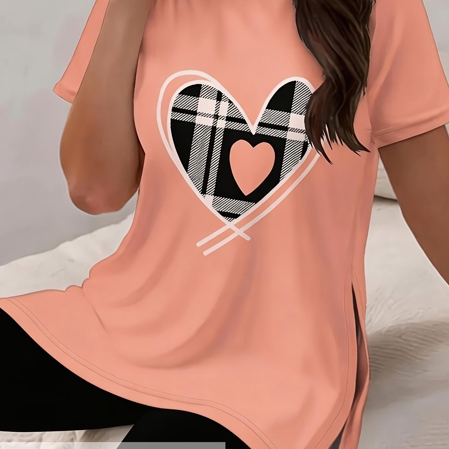 TEMU [1pc T-shirt Without Shorts Included] Women's Oversized Heart Pattern T-shirt With Side Slits, Loose Round Neck, Sweet , Digital Printed Short