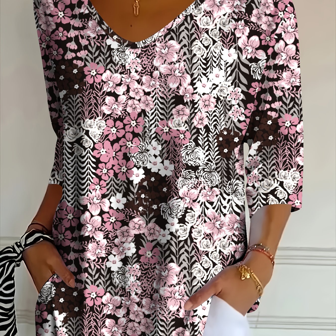 TEMU Western Casual Fashion Holiday Women's Regular Fit Floral -quarter Sleeve V-neck T-shirt Top