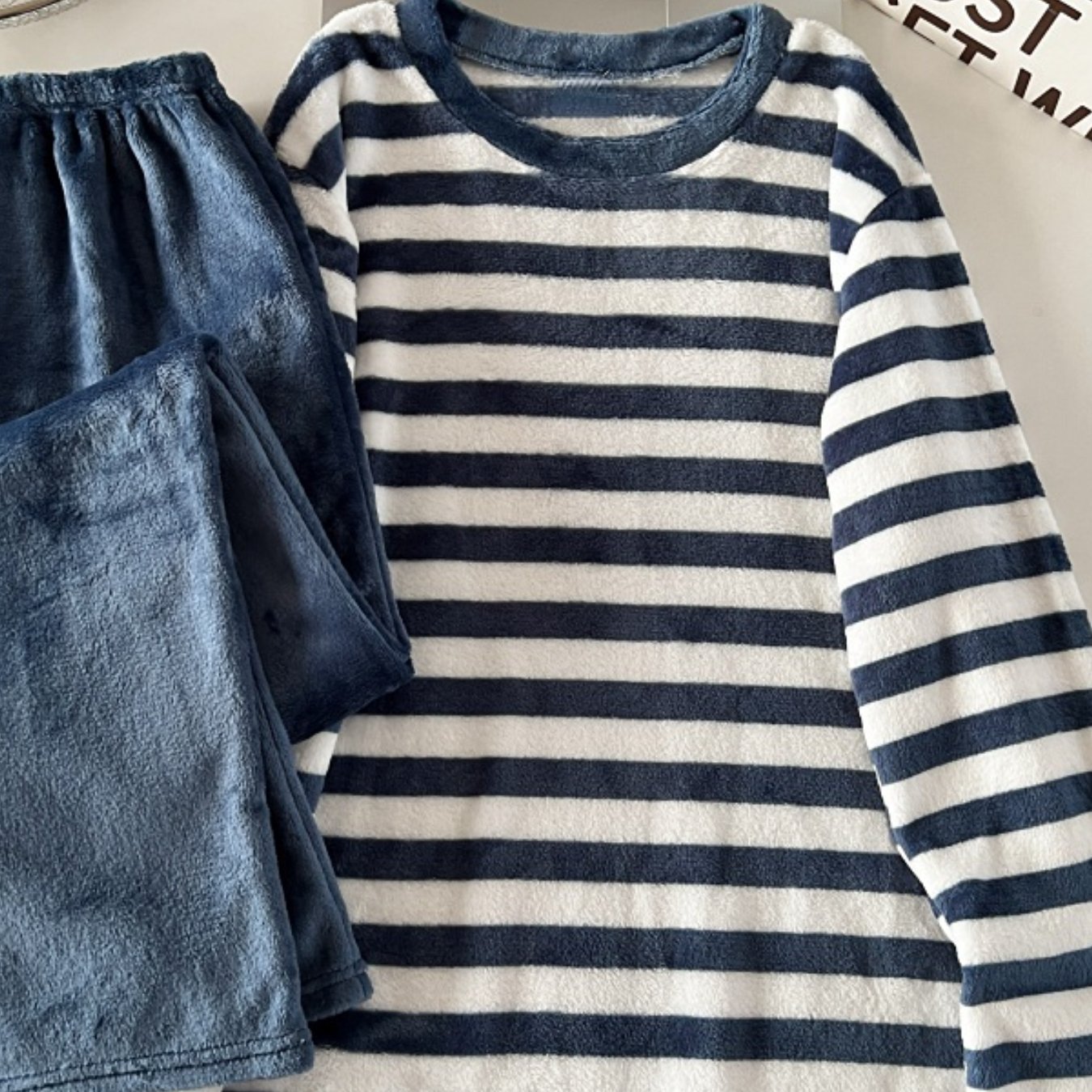 TEMU Pyjamas décontractés pour homme, tenue de détente chaude en flanelle, ensemble pyjama d'intérieur avec haut à manches longues et col ras du cou