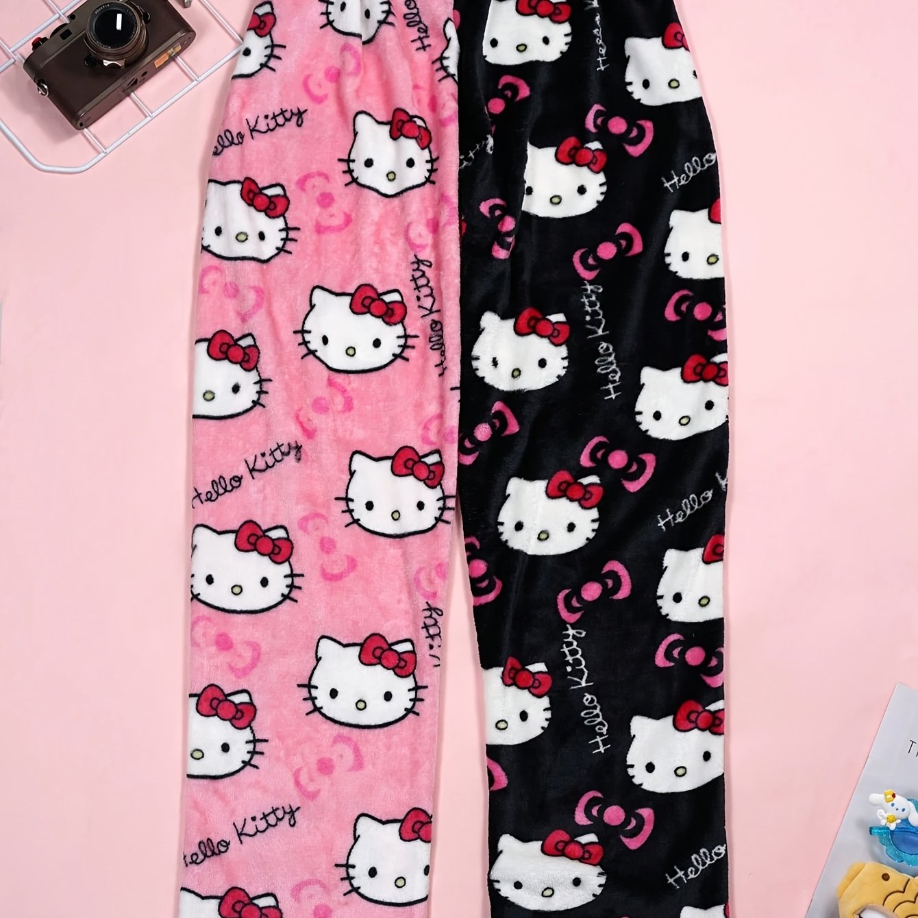 E-shop Sanrio Flanell-Schlafanzug, Niedlicher Sanrio Hello Kitty Damen Casual Zweifarbiger Hausanzug, Schwarz Rosa Color Block Cartoon KT Druck Herbst
