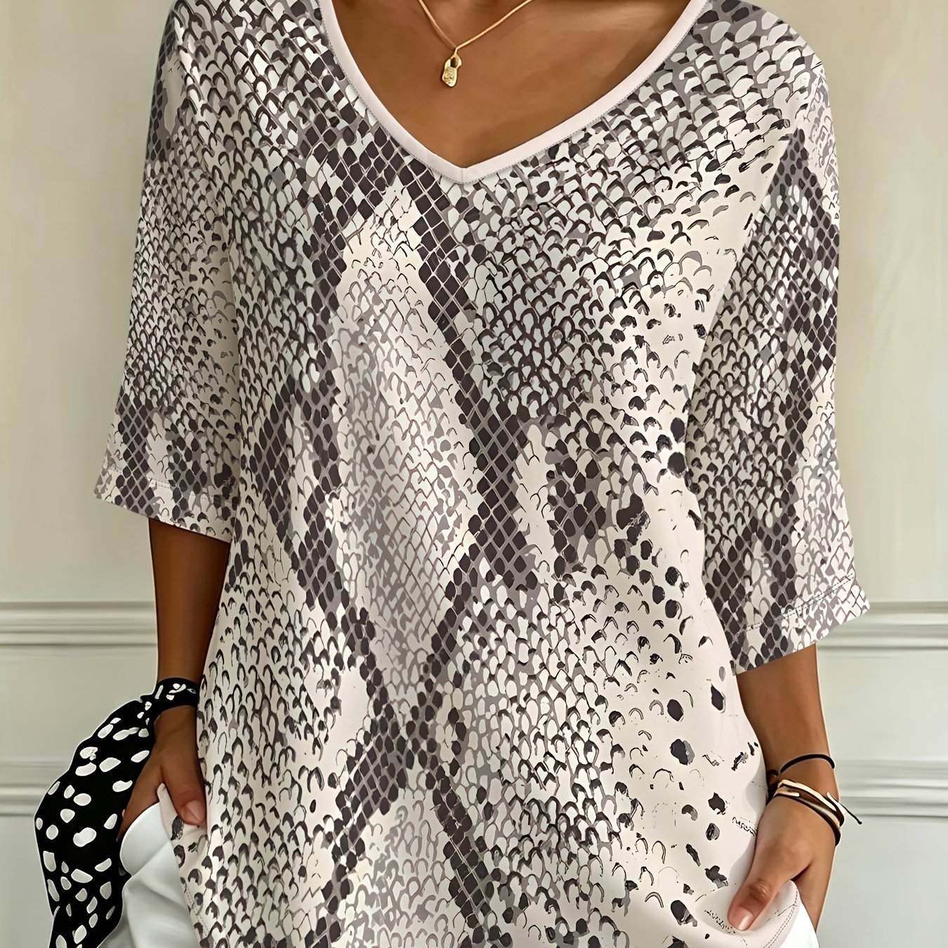 TEMU Plus Size - Casual Fashion Summer Fall Holiday New Women's Plus Size Loose Snake Print 3/4 Sleeve V-neck T-shirt Top