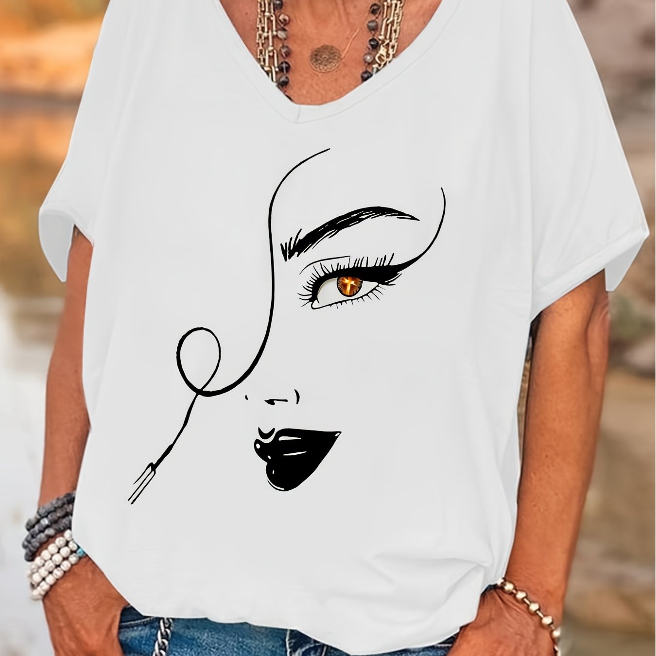 Image of Plus Size, Plus-size Women's Fashion Casual Simple Faith Portrait Print V-neck Short-sleeve T-shirt, Loose Batwing Sleeve Design, Suitable For Wear