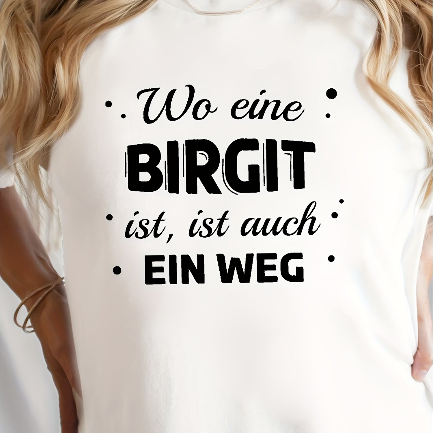 Image of Women's German Lettering T-shirt - German Print Short Sleeve Crew Neck Casual Top, -line Regular Fit Blouse-compatible Suitable For Casual Attire, Machine Washable German Text For Germanic Styles