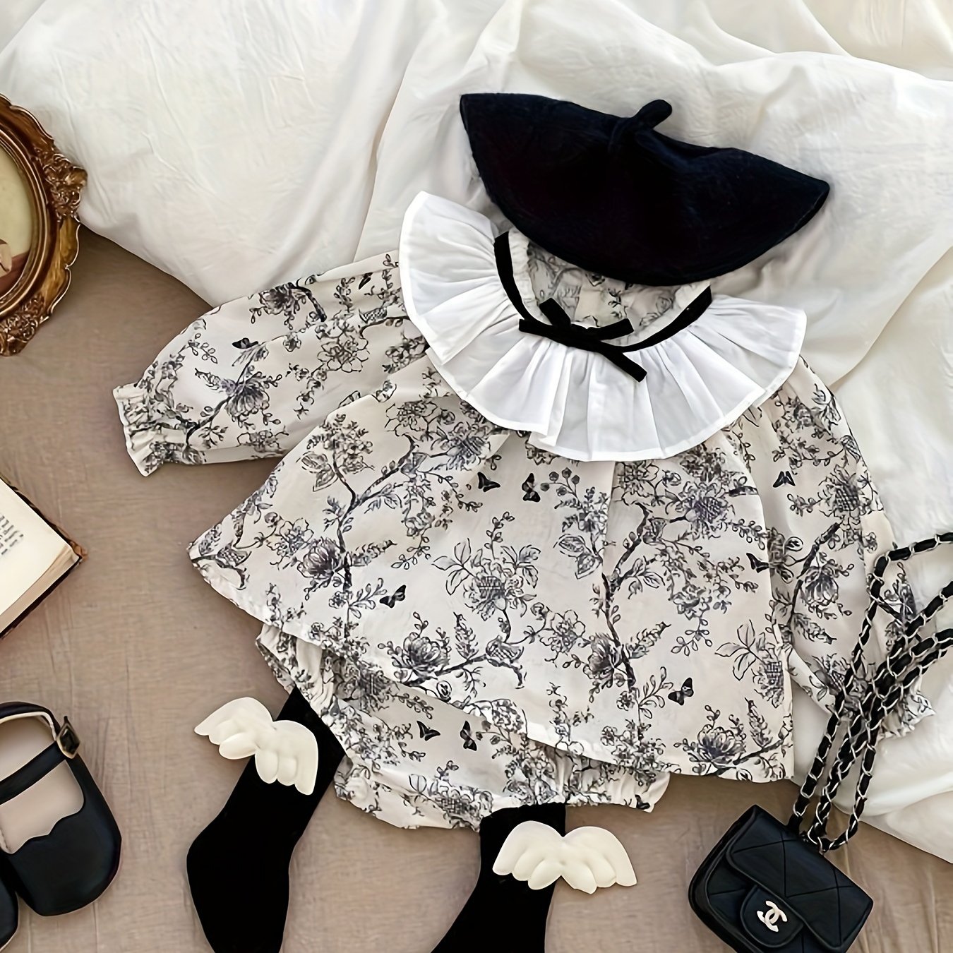 Image of 2026 New Autumn Children's Set For Baby Girls: Lace Bow Long-sleeve Top And Triangle Bodysuit 2pcs Set, Perfect For Outdoor