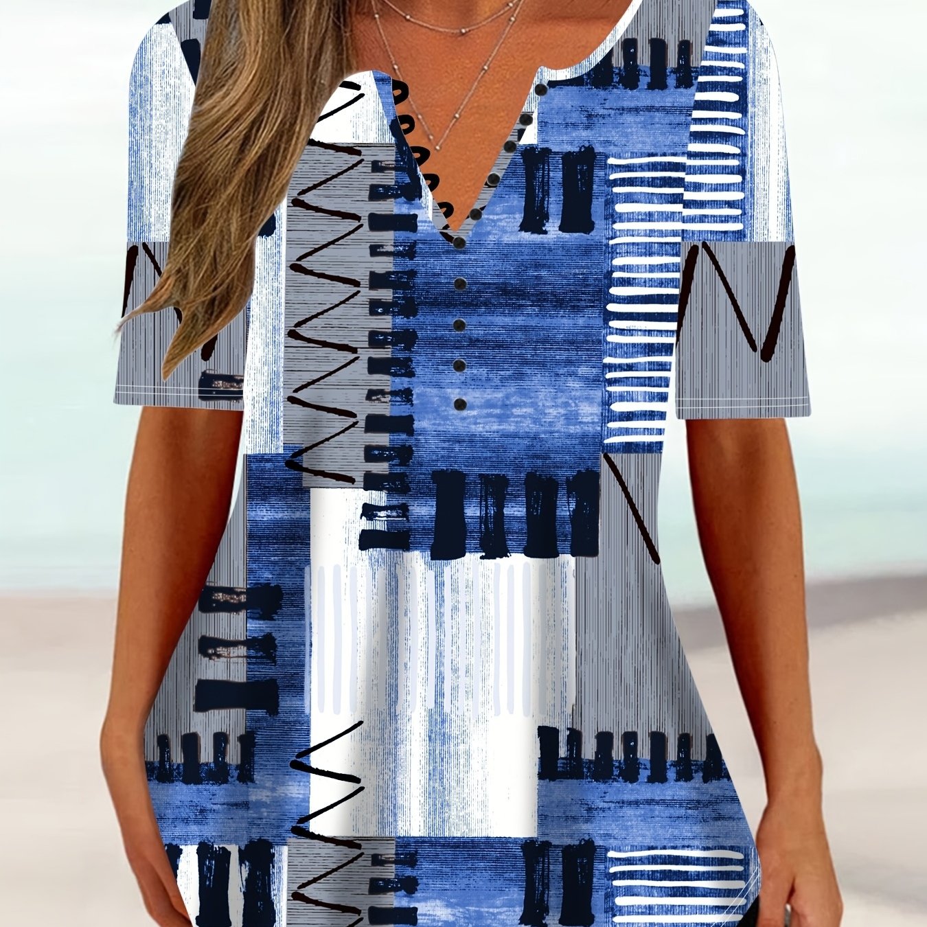 Image of Plus Size, [popular ]plus-size Geometric Printed V-neck Short-sleeve Top, Loose And, Casual And Fashionable Plus-size Women's Clothing For Spring And Summer