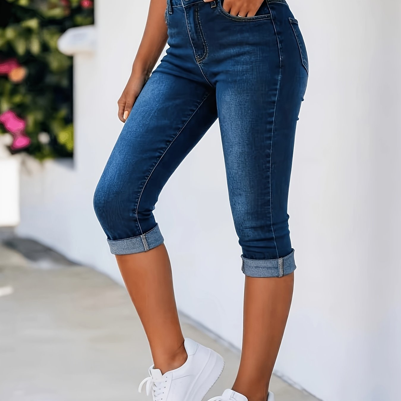 Image of Women's Elastic Vintage All-match Casual Fashion Elegant Mid-rise Machine Washable Durable Multi-functional Tight Pocket Capri Jeans Street Trendy Style