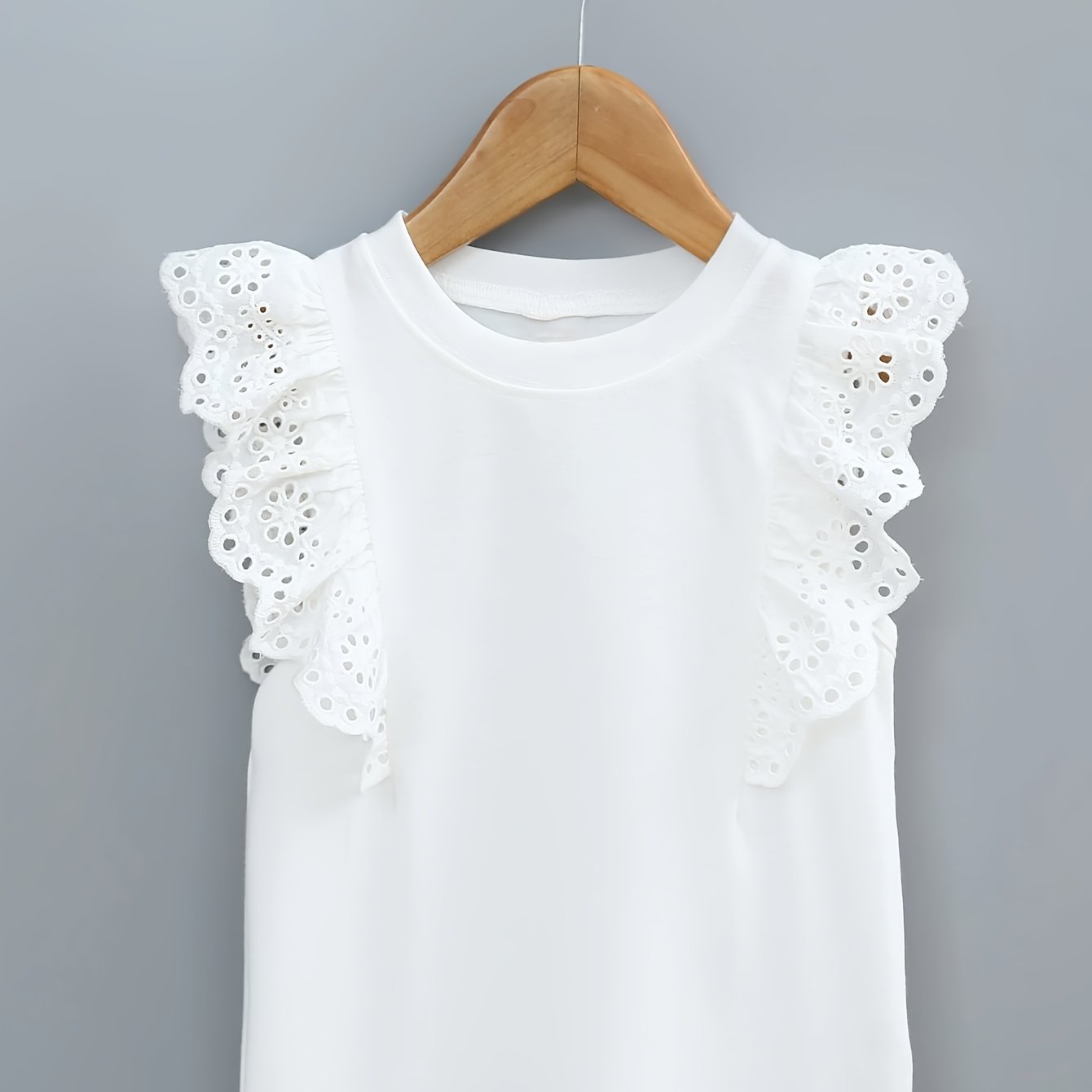 Image of Girls' Color- Embroidered Ruffle-trimmed Vest, Solid-color Round-neck Summer Outing Top T-shirt For Little Girls, Suitable For Outdoor Casual Wear