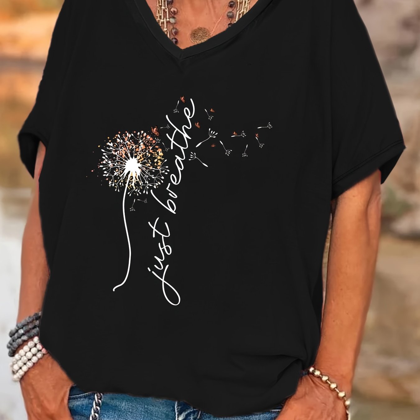 E-shop Plus Size - Plus Size - Plus Size Damen V-Ausschnitt Fledermausärmel T-Shirt - Löwenzahn & Schmetterling Print, Slogan Design, Lässiges