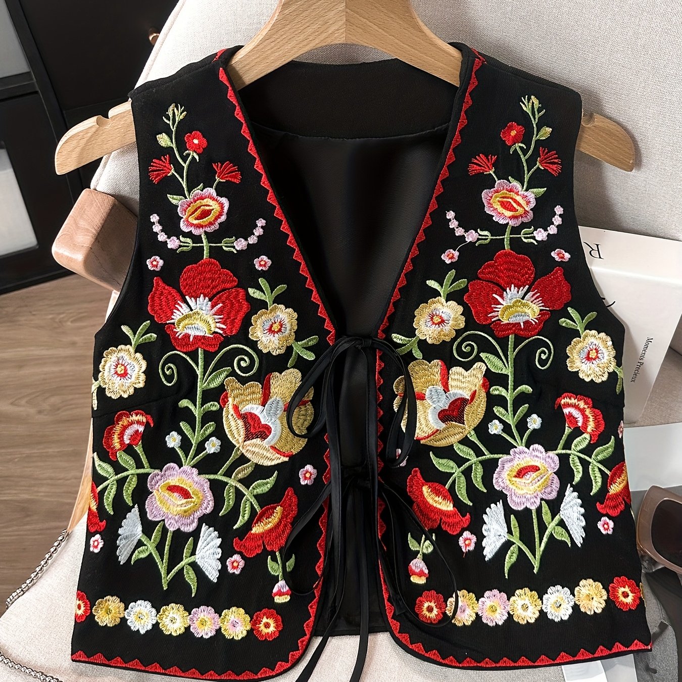 E-shop Ethno-Stil schwer bestickte Weste mit Blumenstickerei Schnürung am Rücken, Damen Neuheit Frühjahr/Sommer