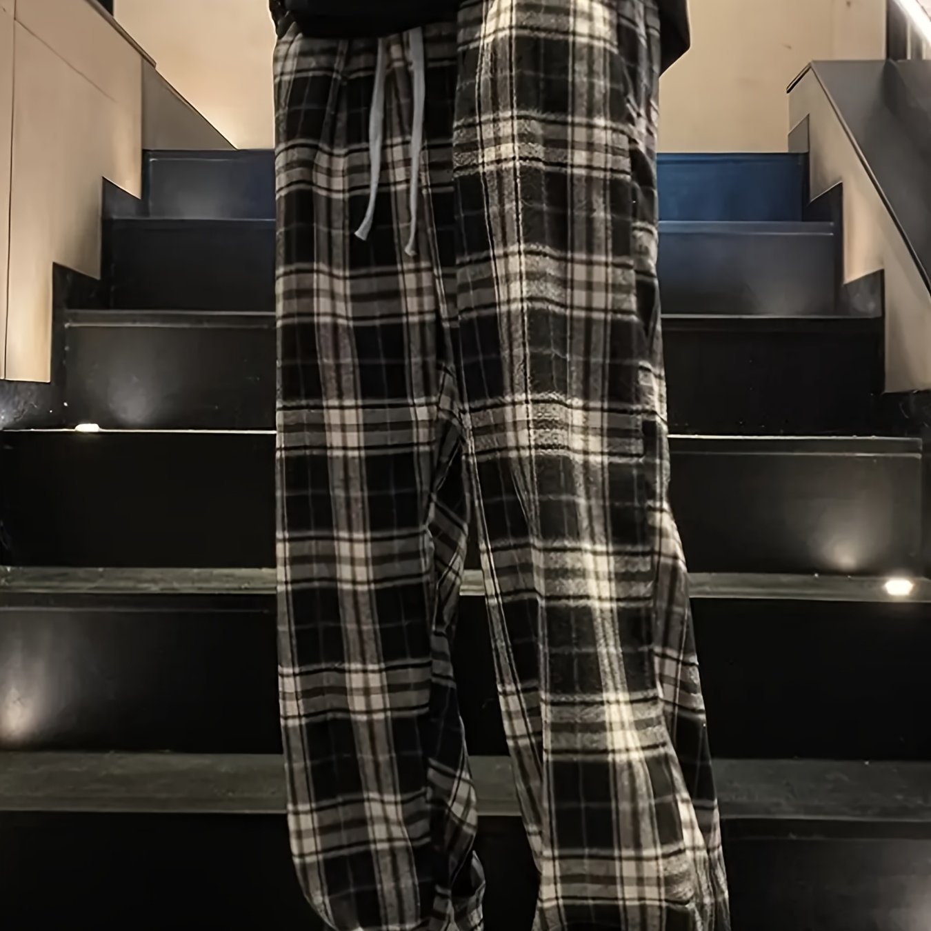 E-shop Klassische Herren Hose mit Karomuster, gerade, locker geschnitten, bequemes Freizeit-Outfit, lässige Herren-Langhose