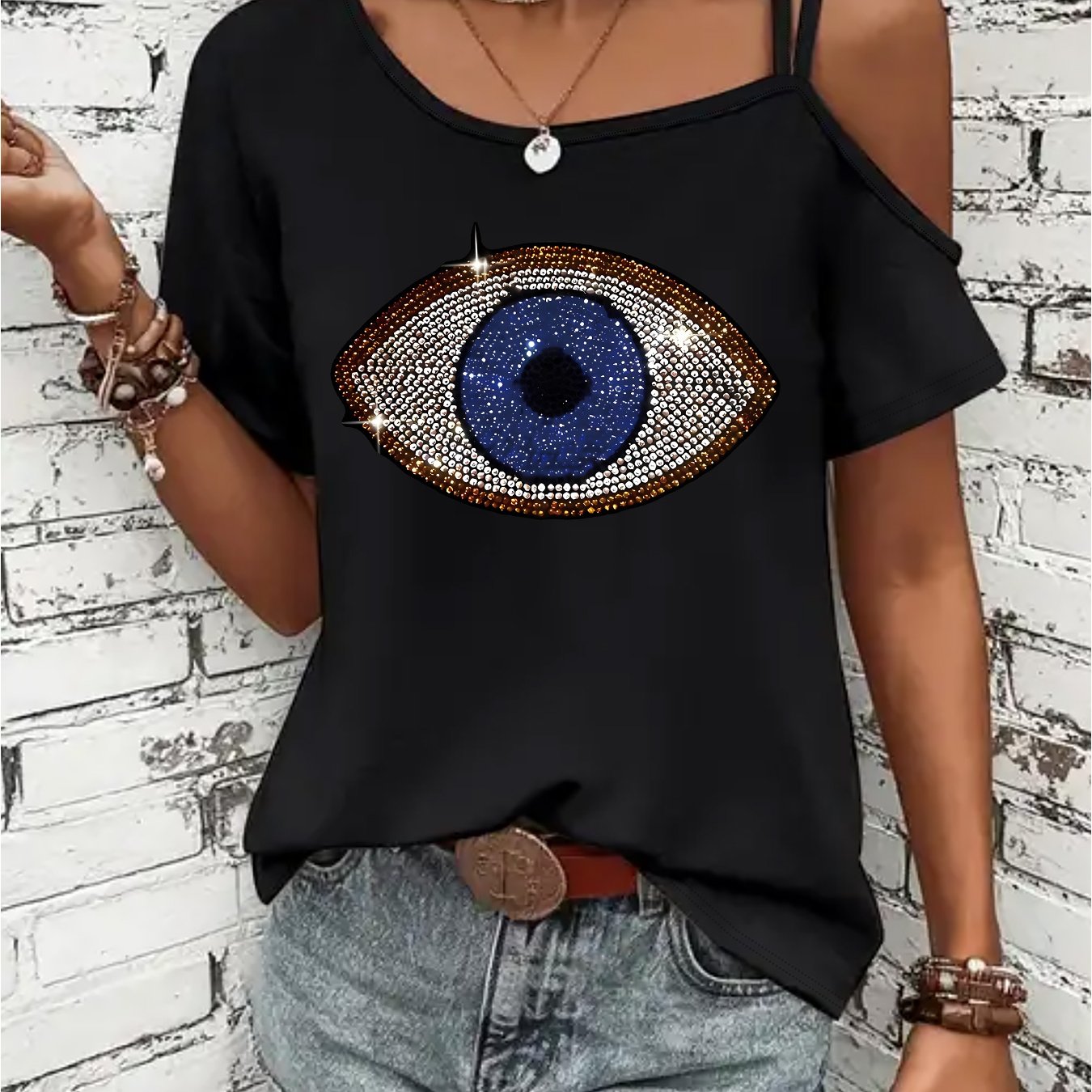 TEMU Fashionable Women's Off-shoulder Short-sleeve T-shirt With A Rhinestone , A Stylish And Casual Top
