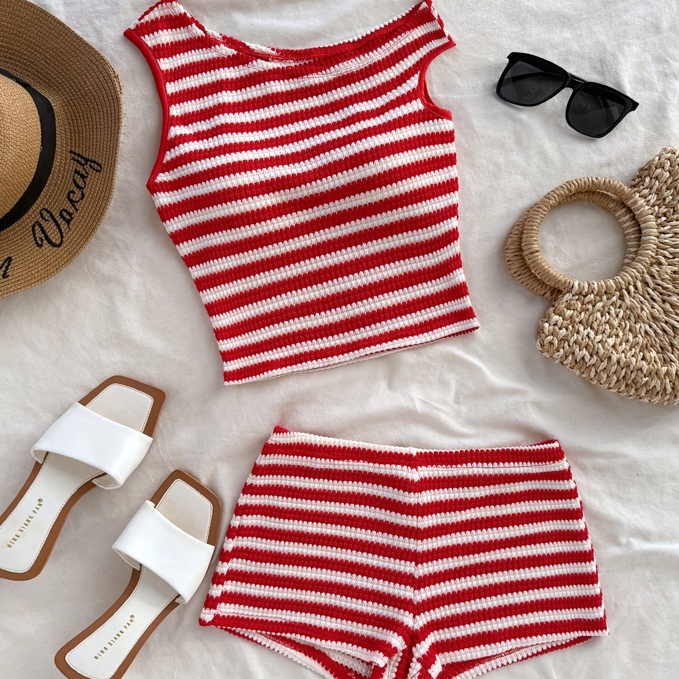 TEMU Conjunto de dos piezas para mujer, con estampado de rayas, top asimétrico y cortos, ideal para , fiestas, vacaciones y más, ropa de playa | Estilo casual | Top asimétrico