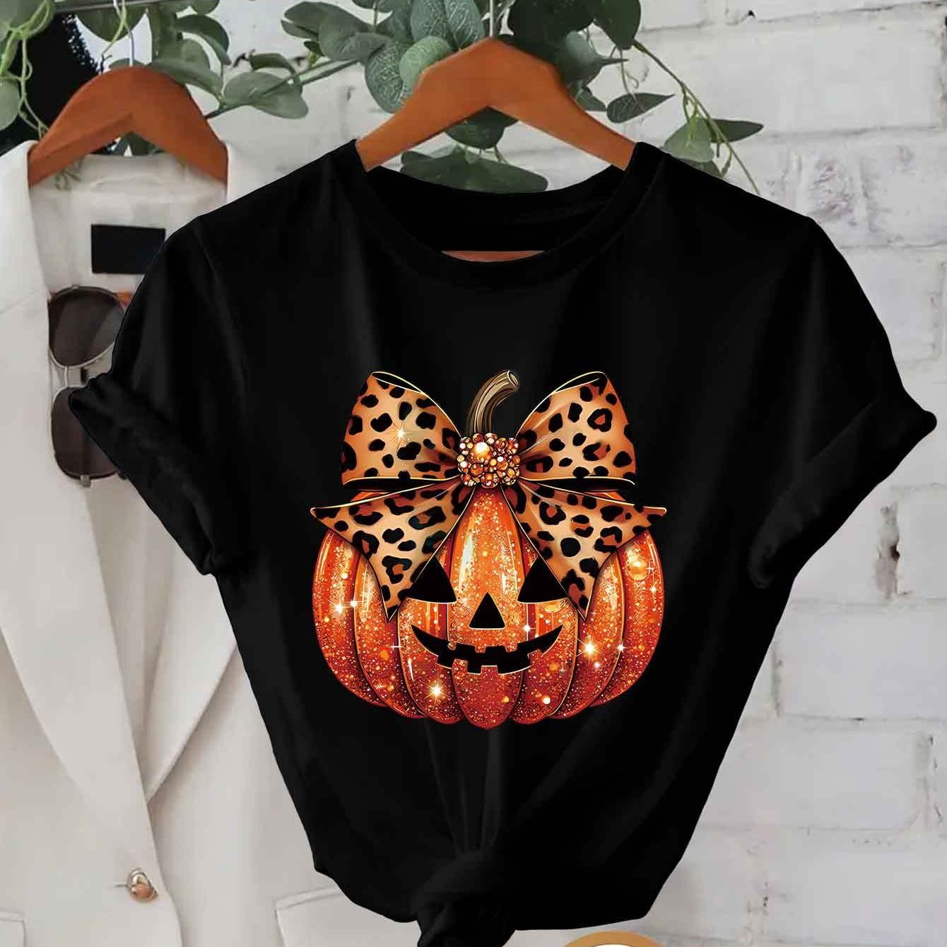 Image of Plus Size - Summer Halloween Themed Pumpkin Print Crewneck Short Sleeve T-shirt
