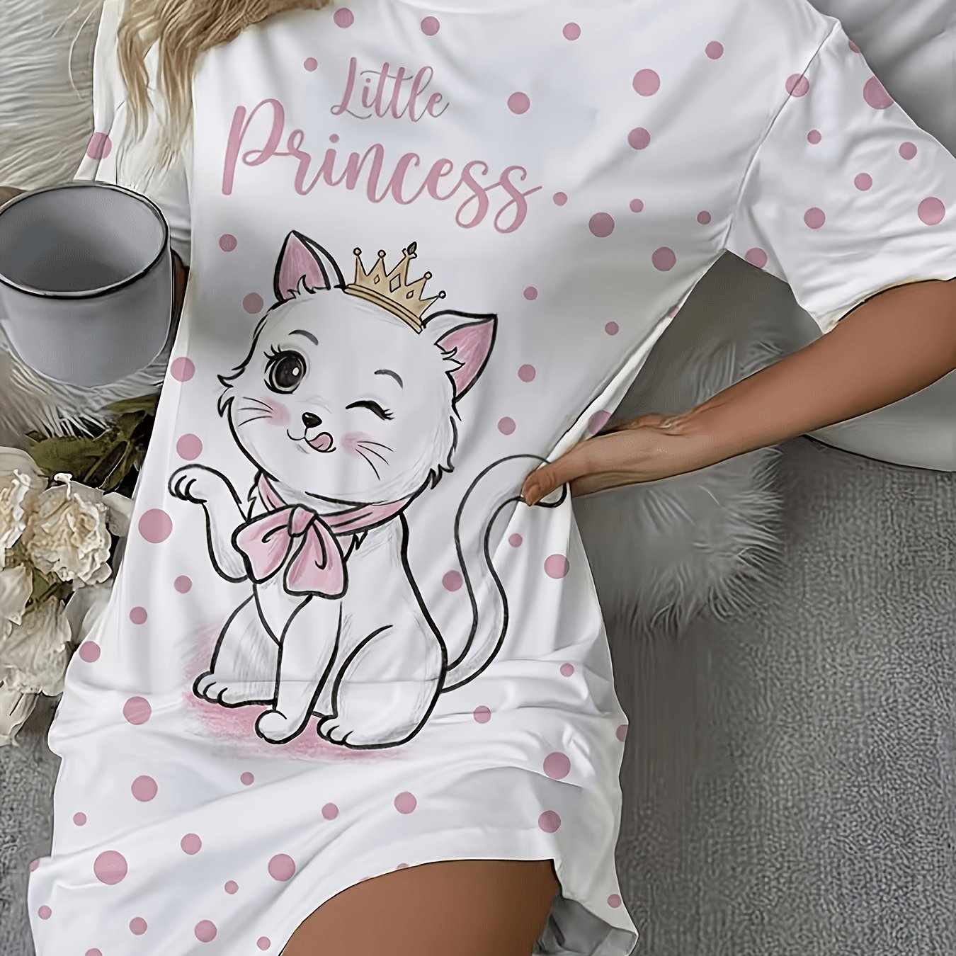 TEMU Pyjama pour femme à col rond avec chat et couronne mignonne, T-shirt long blanc à roses, Chemise de nuit pull micro-extensible, Vêtement de