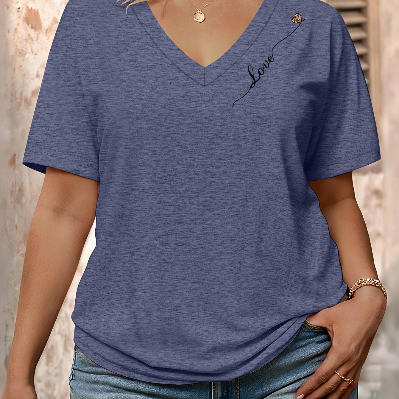 TEMU T-shirt grande taille pour femme, T-shirt ample à manches courtes et col en V, avec imprimé épaule "love" simple, imprimé léopard et petit cœur,