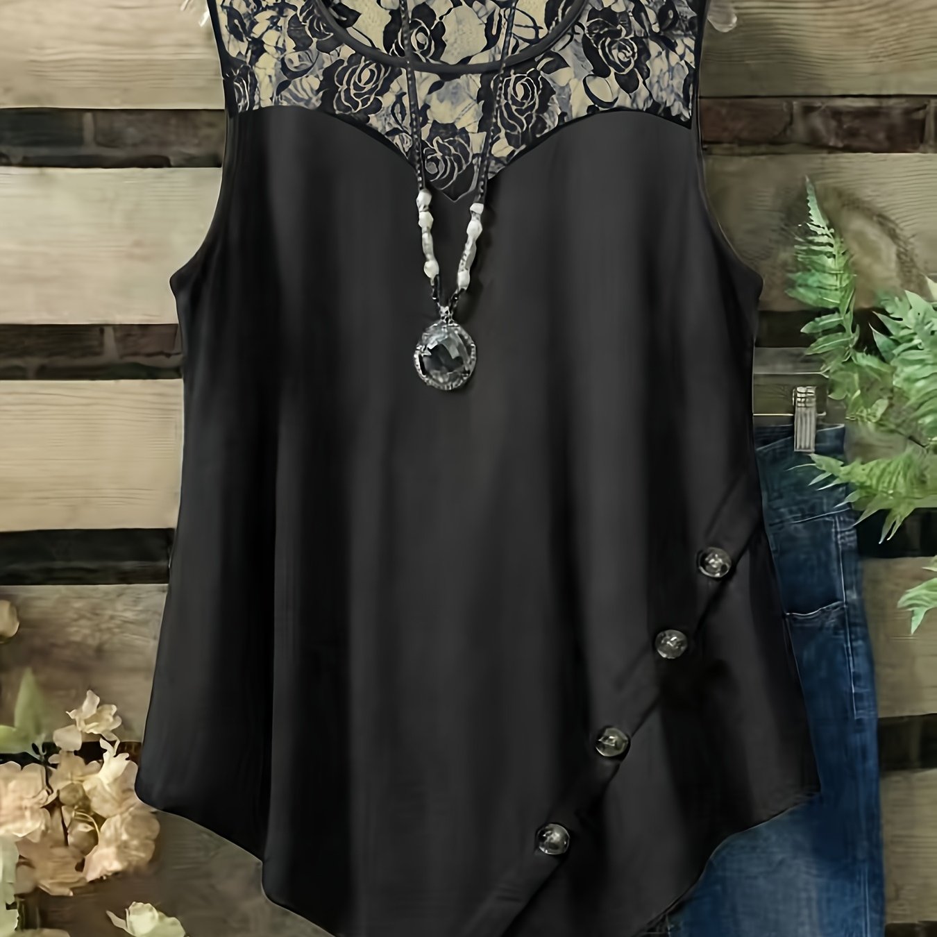 Plus Size, Extended Style: Women's Plus Size Fashionable Solid Color Elegant Lace Button-decorated Irregular Hem Tank Top