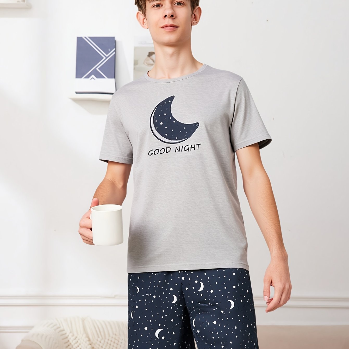 E-shop Jungen Frühling/Sommer Neuer Stil Einfaches und Bequemes Mond-Druck Kurzarmshirt + Stern & Mond Bedruckte Shorts Pyjama Set, Vielseitiges Cooles