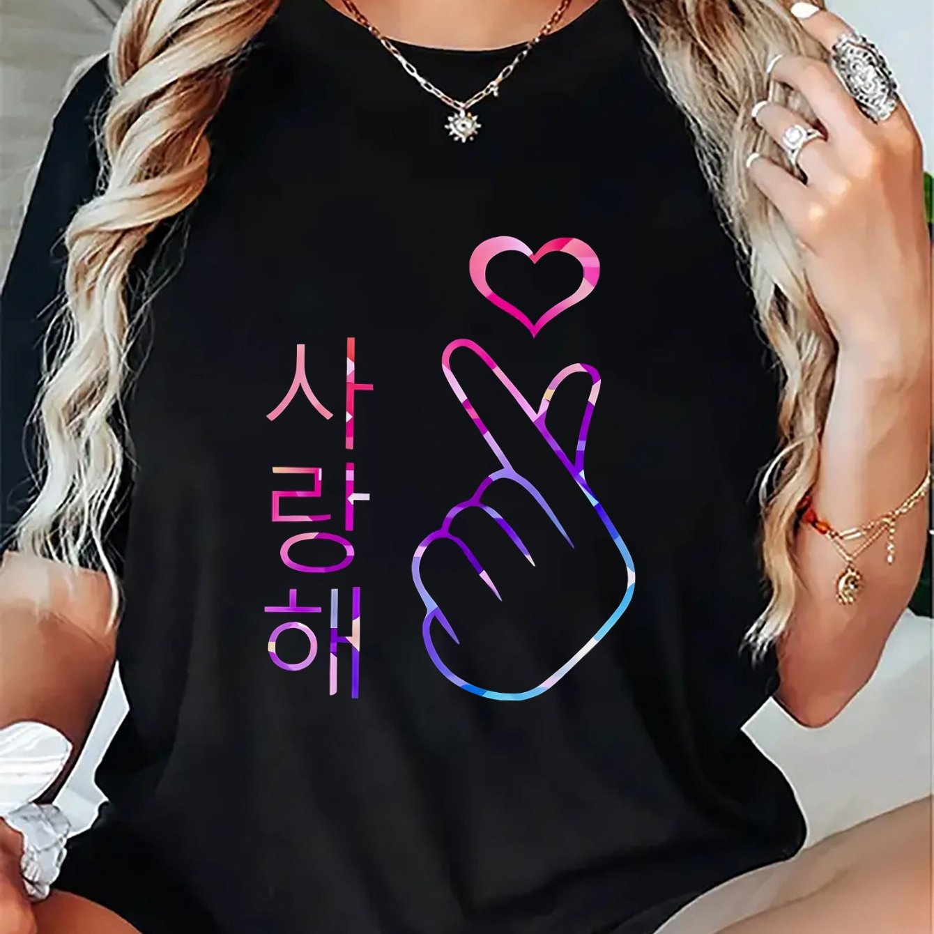 TEMU T-shirt tendance pour femme en polyester avec motif coréen "I Love You", cœur fluo et de , léger et durable, parfait pour Halloween,