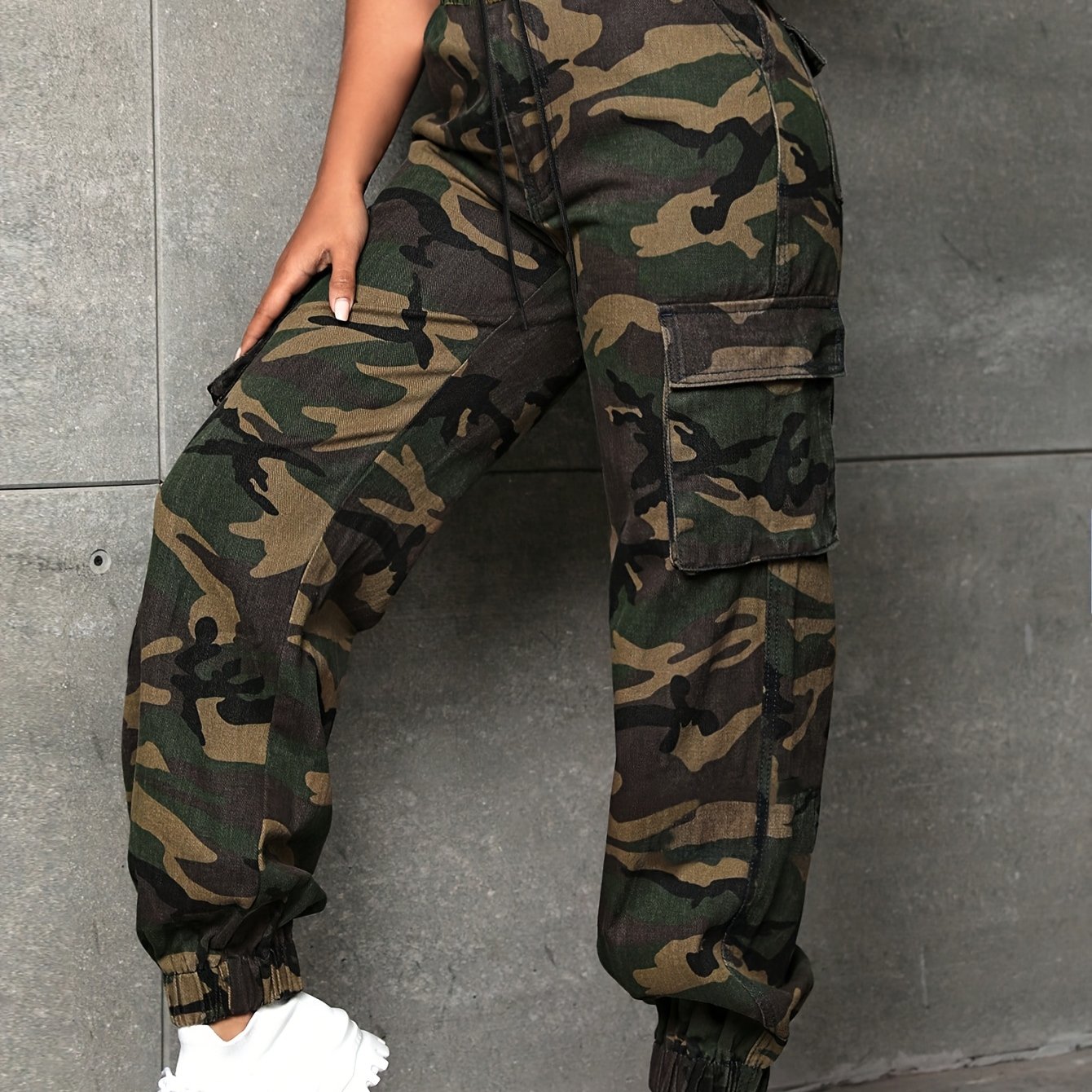 Image of Shucxin Chiyong Yy0114310 Women's Y2k Camo Cargo Pants - Heavy Fabric, Retro Street Style, Multi-pocket, Regular Fit, , Casual Streetwear | Camo Cargo Multi-pocket Pants